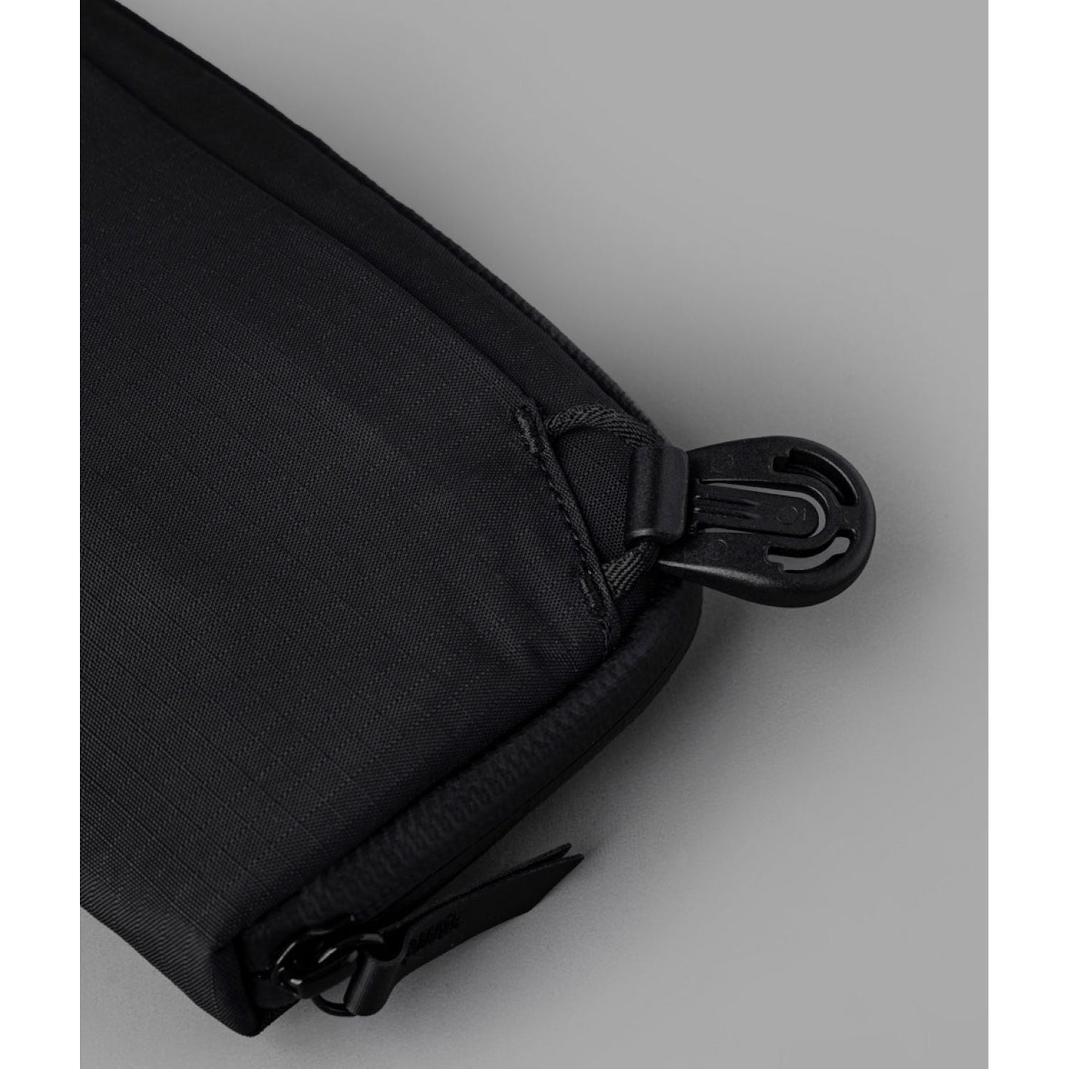 ALPAKA Flight Pouch Axoflux 210D (Black)