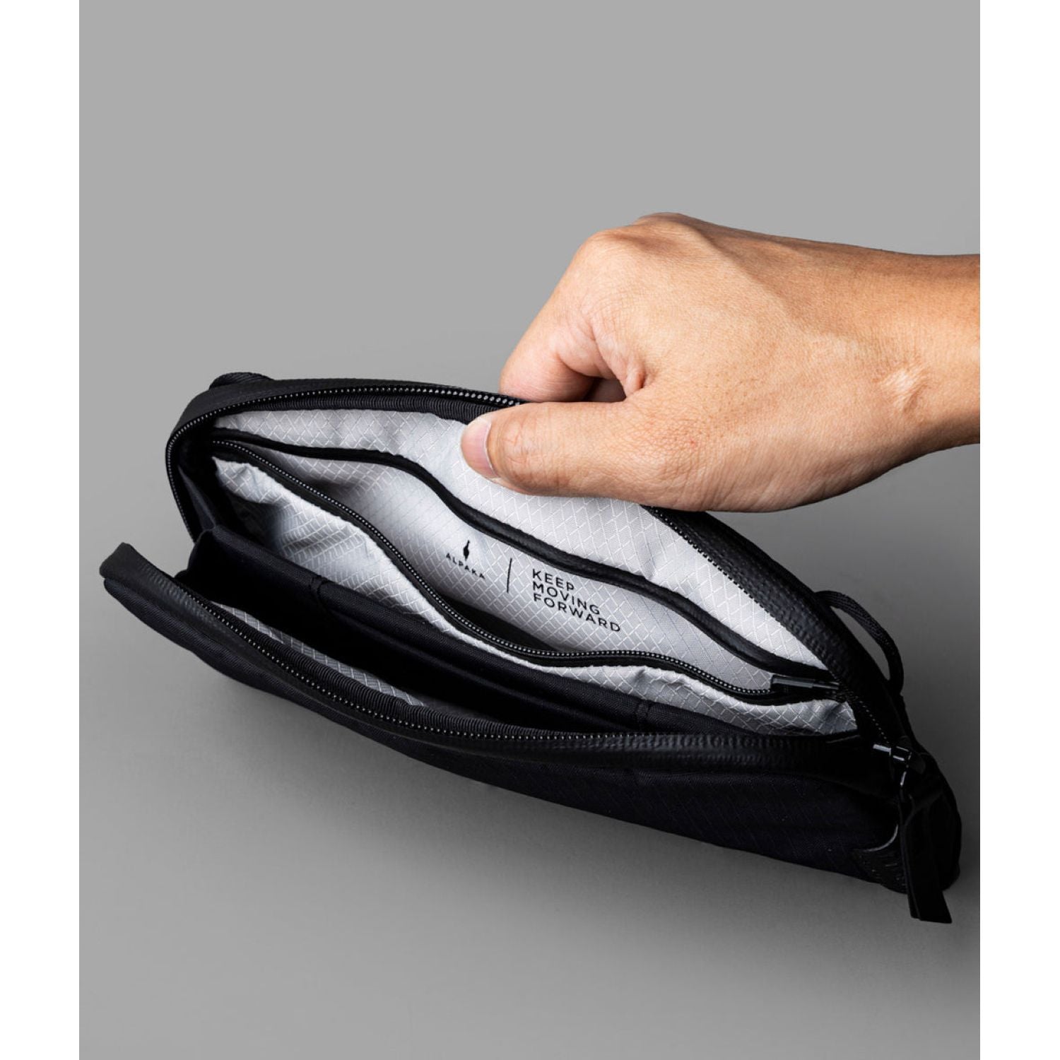 ALPAKA Flight Pouch Axoflux 210D (Black)