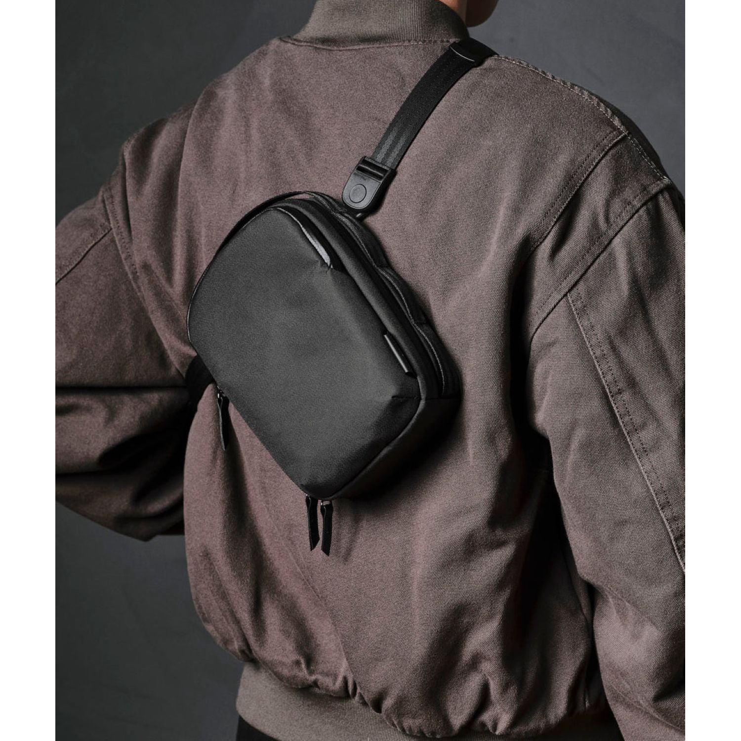 ALPAKA Metro Sling V2 Axoflux 300D (Black)