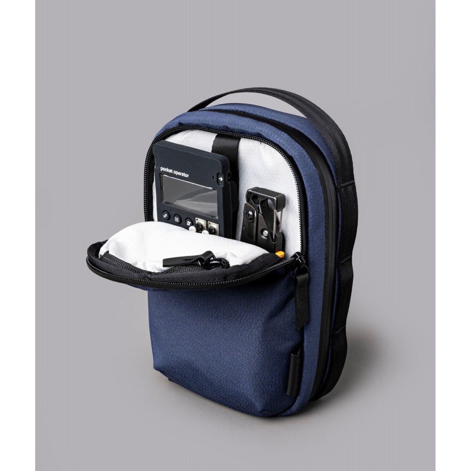 ALPAKA Metro Sling V2 Axoflux 300D (Blue)