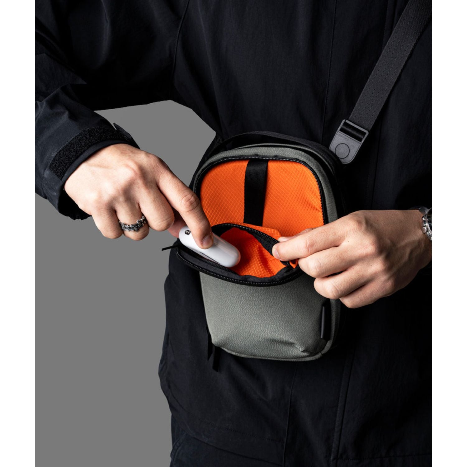 ALPAKA Metro Sling V2 Axoflux 300D (Grey)