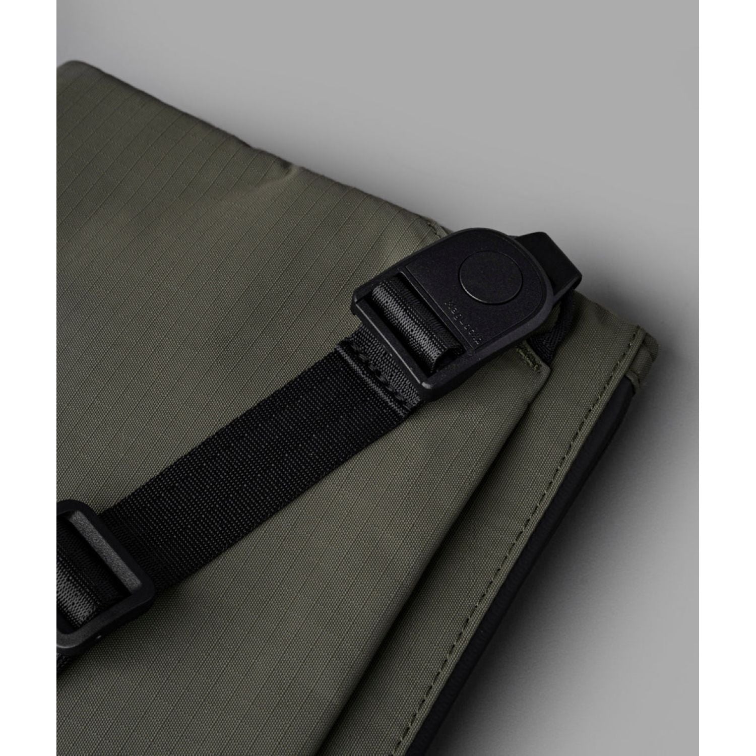 ALPAKA Zip Pouch Max V2 Axoflux 210D (Green)