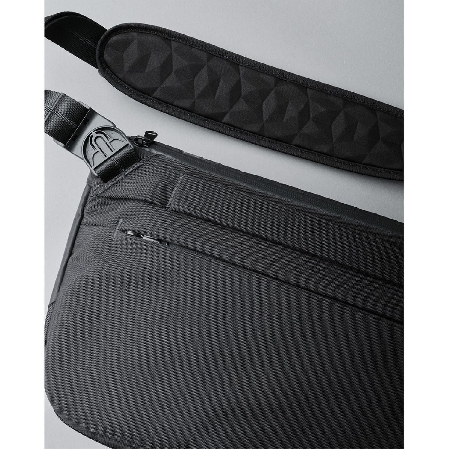 ALPAKA Bravo Sling Max V2 X-Pac VX21 (Black)