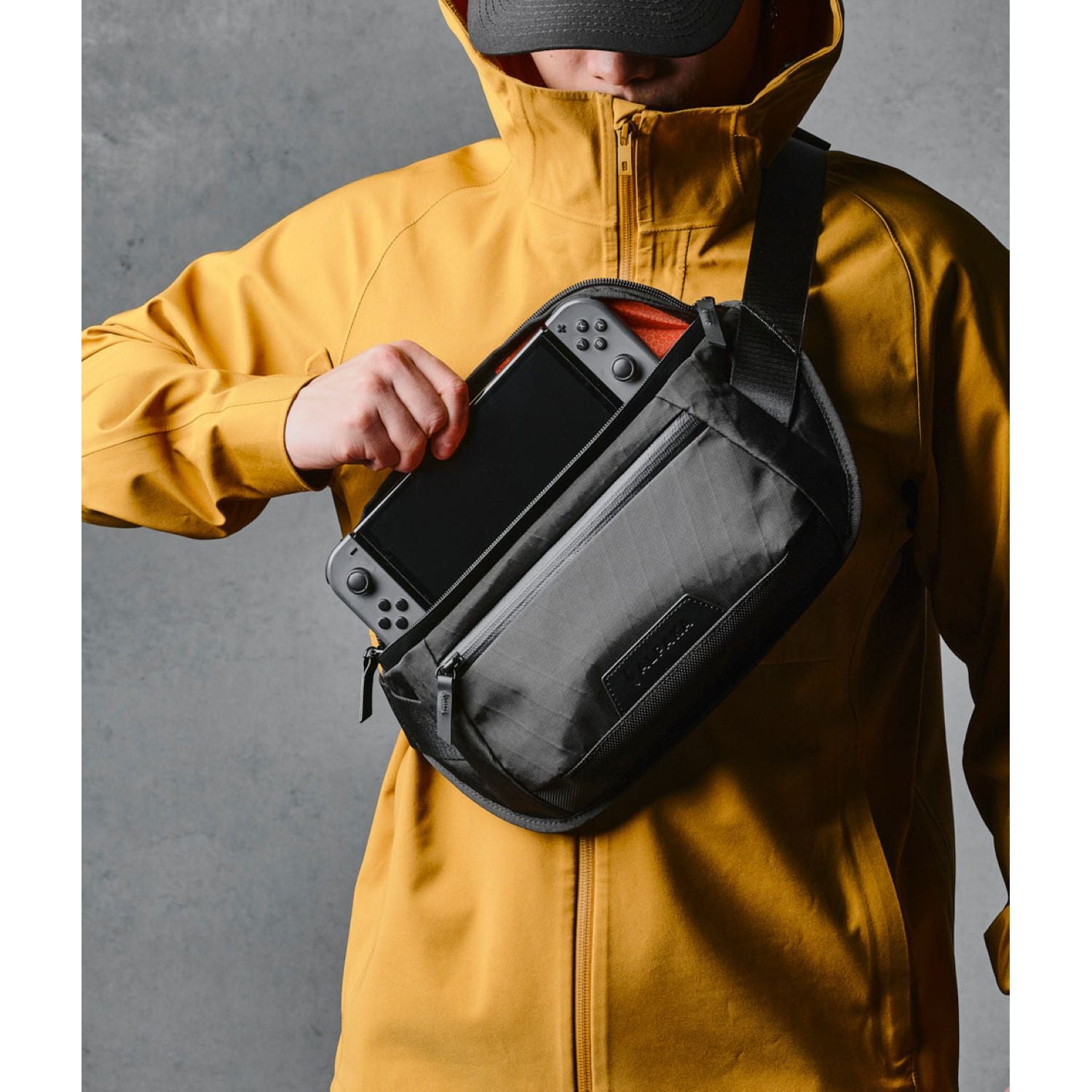 ALPAKA Bravo Sling Mini V2 VX42 (Black)