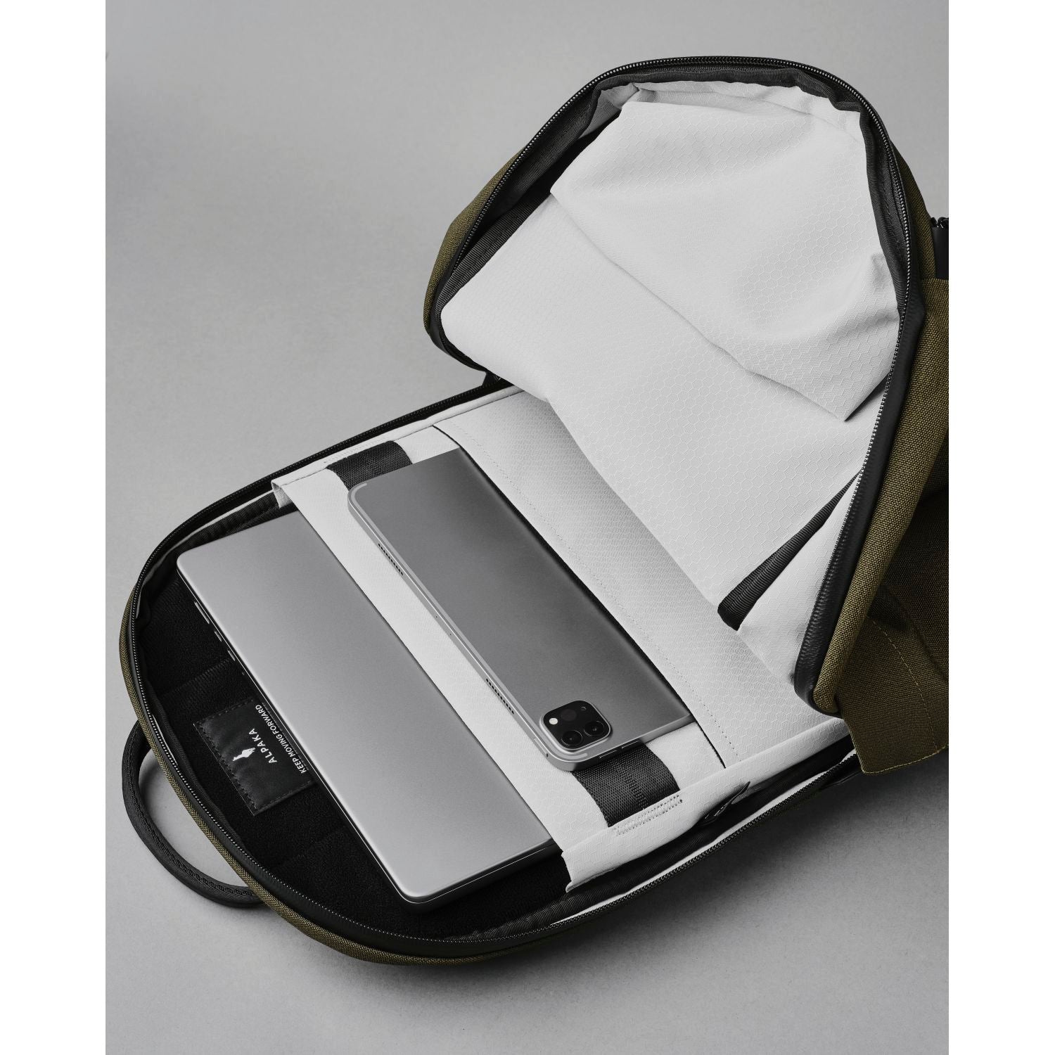 ALPAKA Elements Backpack Pro Axoflux 600D (Army Green)