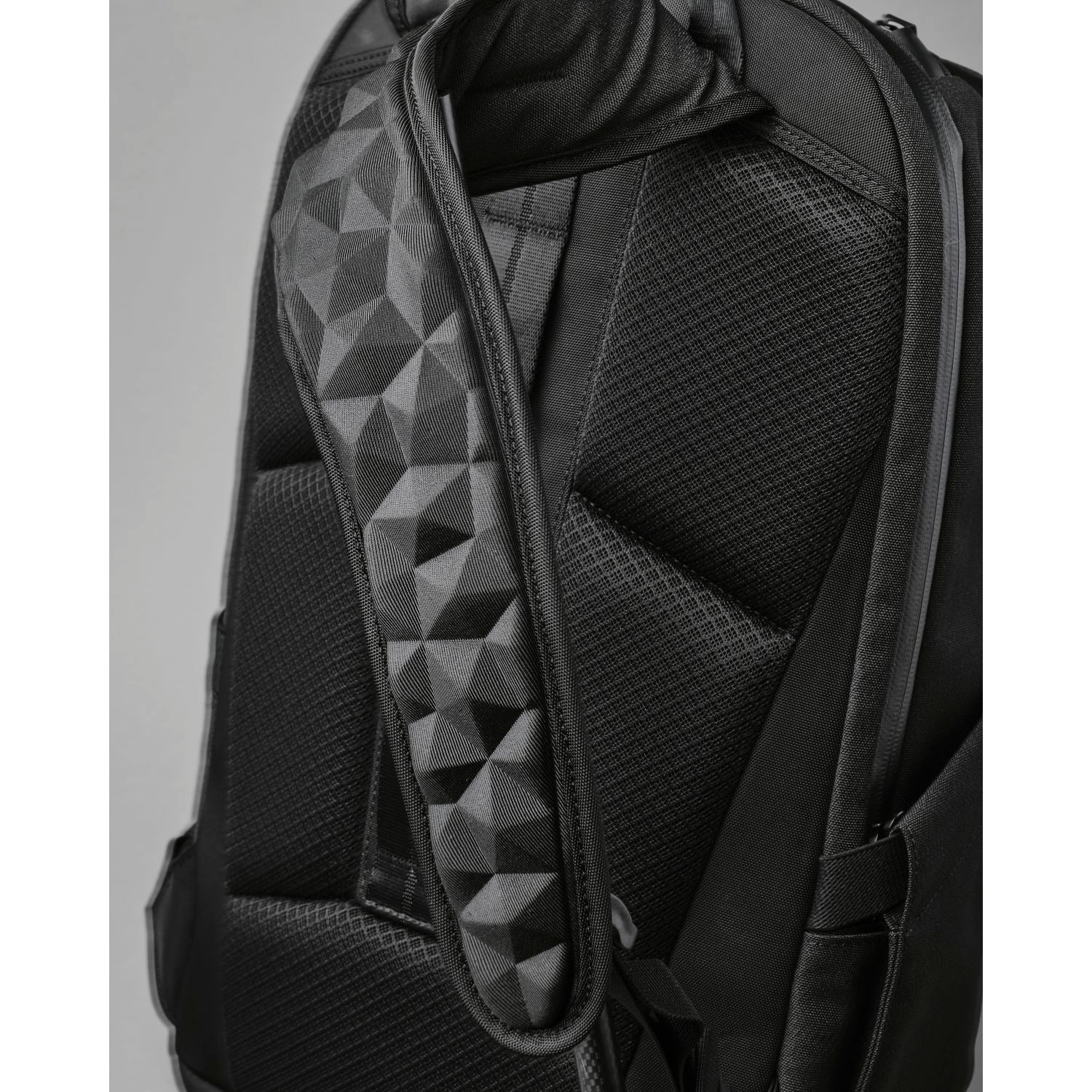 ALPAKA Elements Backpack Pro Axoflux 600D (Black)