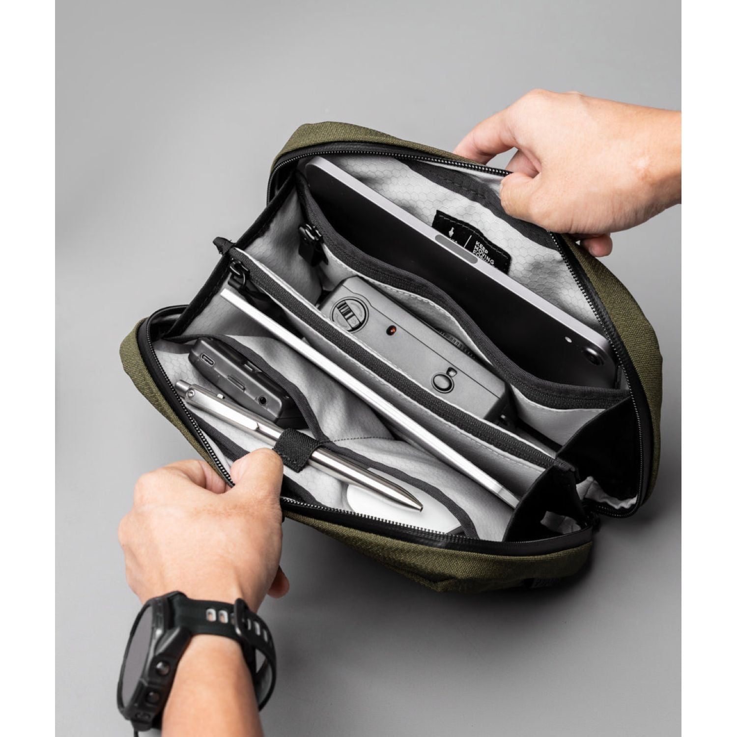 ALPAKA Elements Tech Case Axoflux 600D (Army Green)