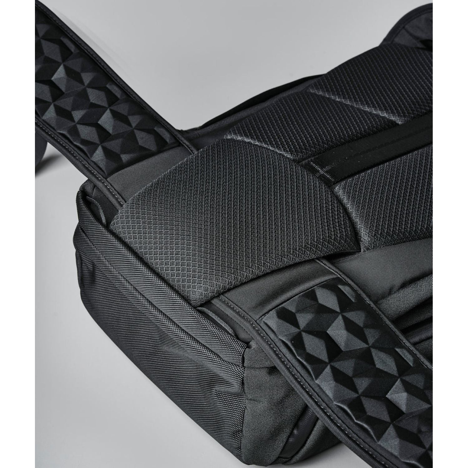 ALPAKA Elements Travel (35L) Axoflux 600D Backpack + Removable Waist Strap (Black)