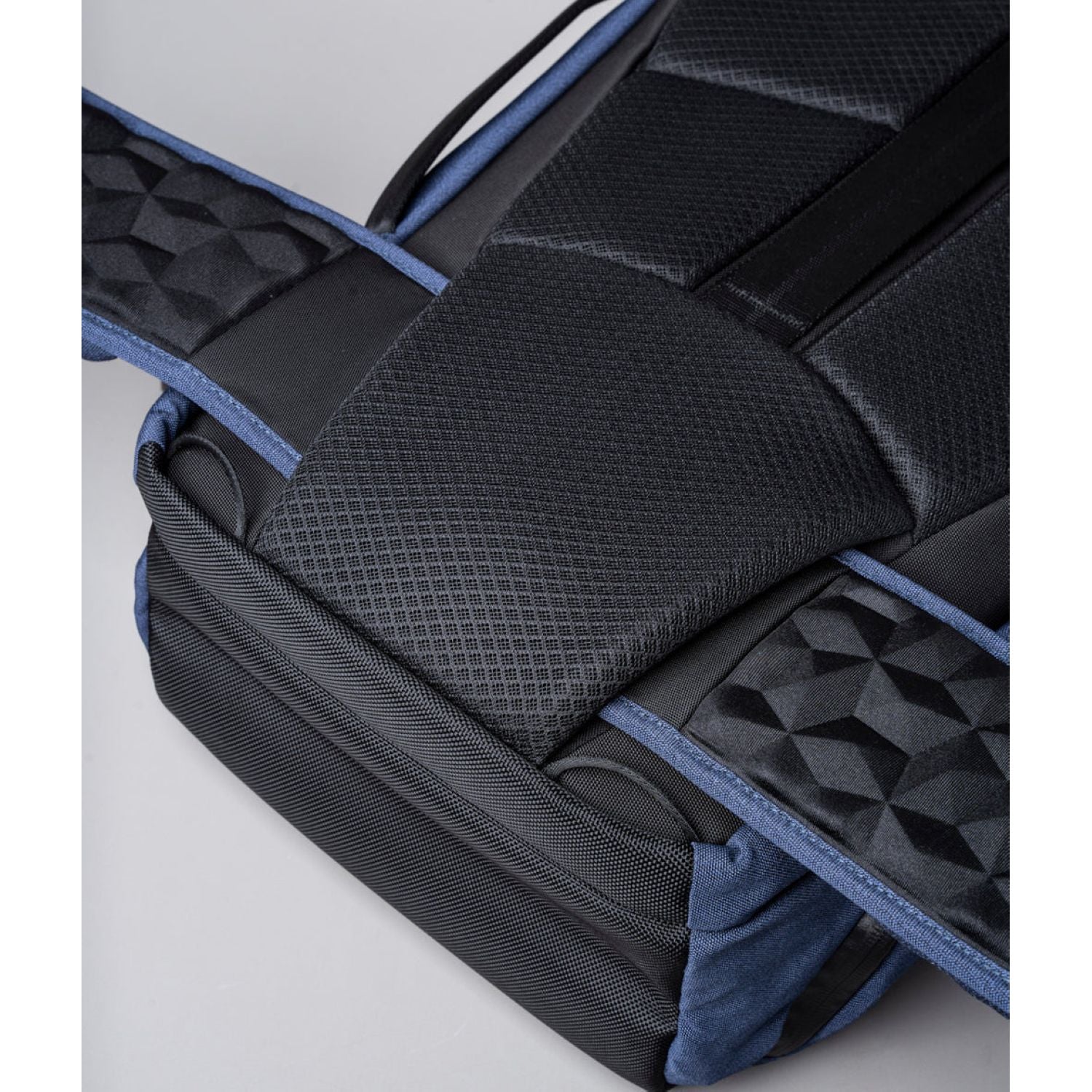 ALPAKA Elements Travel (35L) Axoflux 600D Backpack + Removable Waist Strap (Blue)