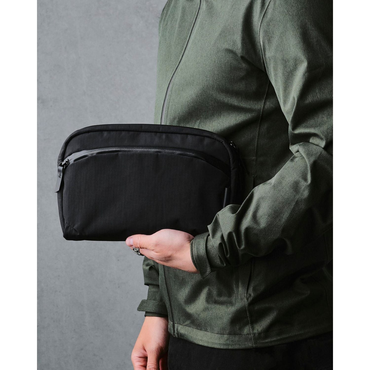 ALPAKA Flight Sling Axoflux 210D (Black)