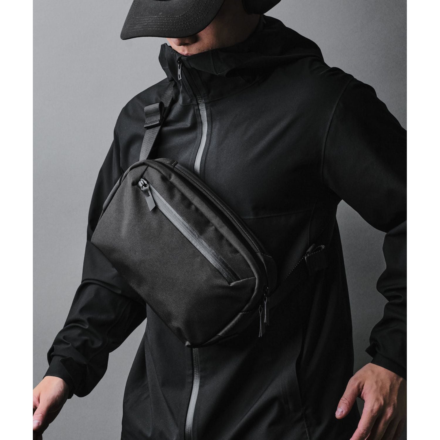 ALPAKA Go Sling Mini V2 Axoflux 300D (Black)