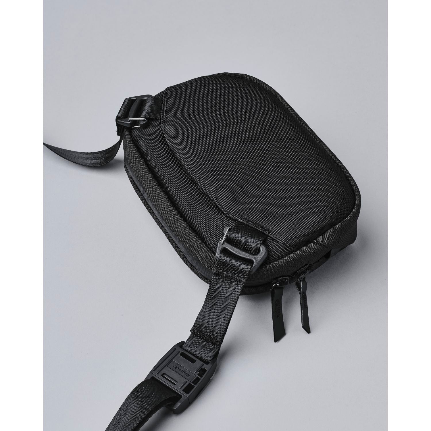 ALPAKA Go Sling Nano Axoflux 600D (Black)