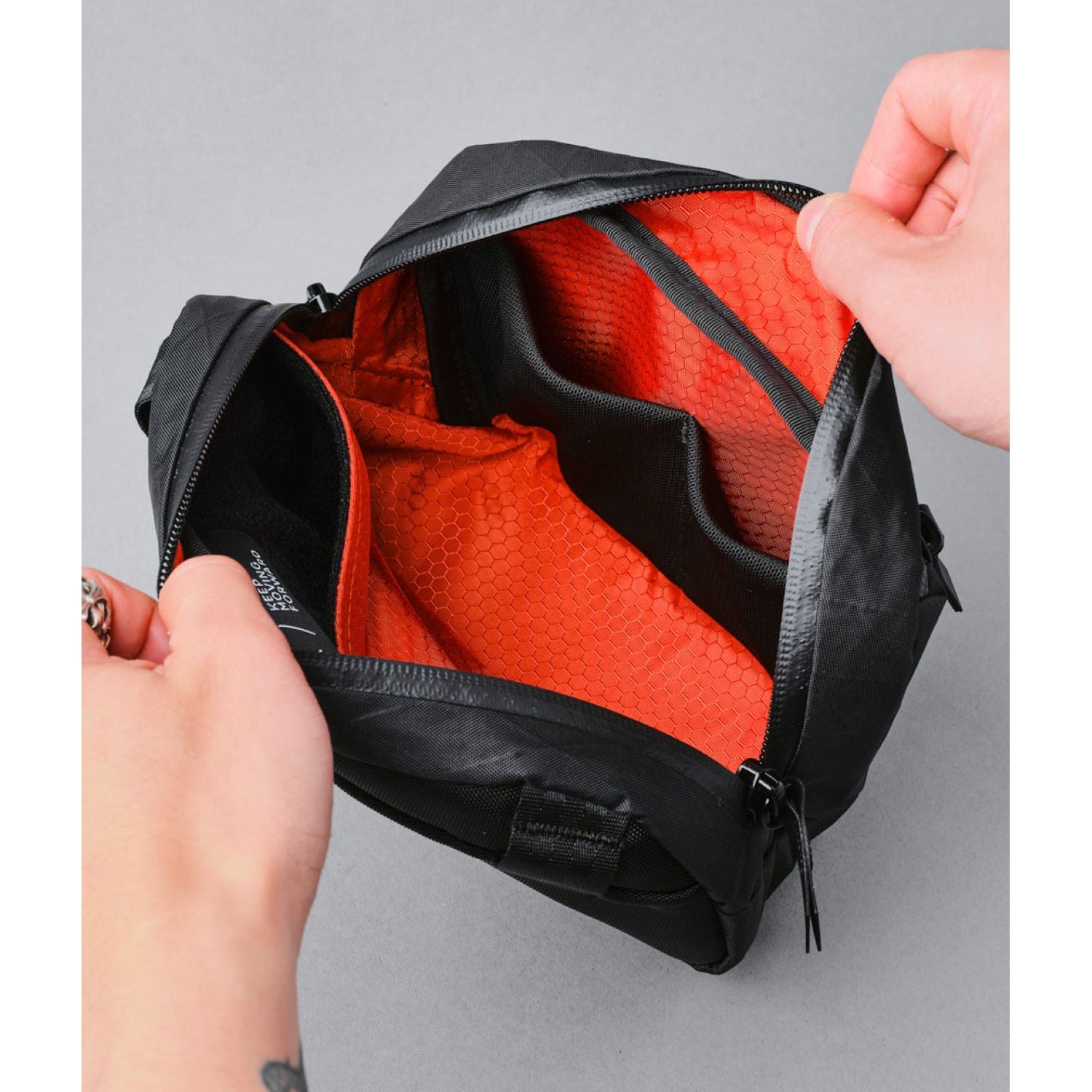 ALPAKA Go Sling Nano X-Pac VX21 (Black)