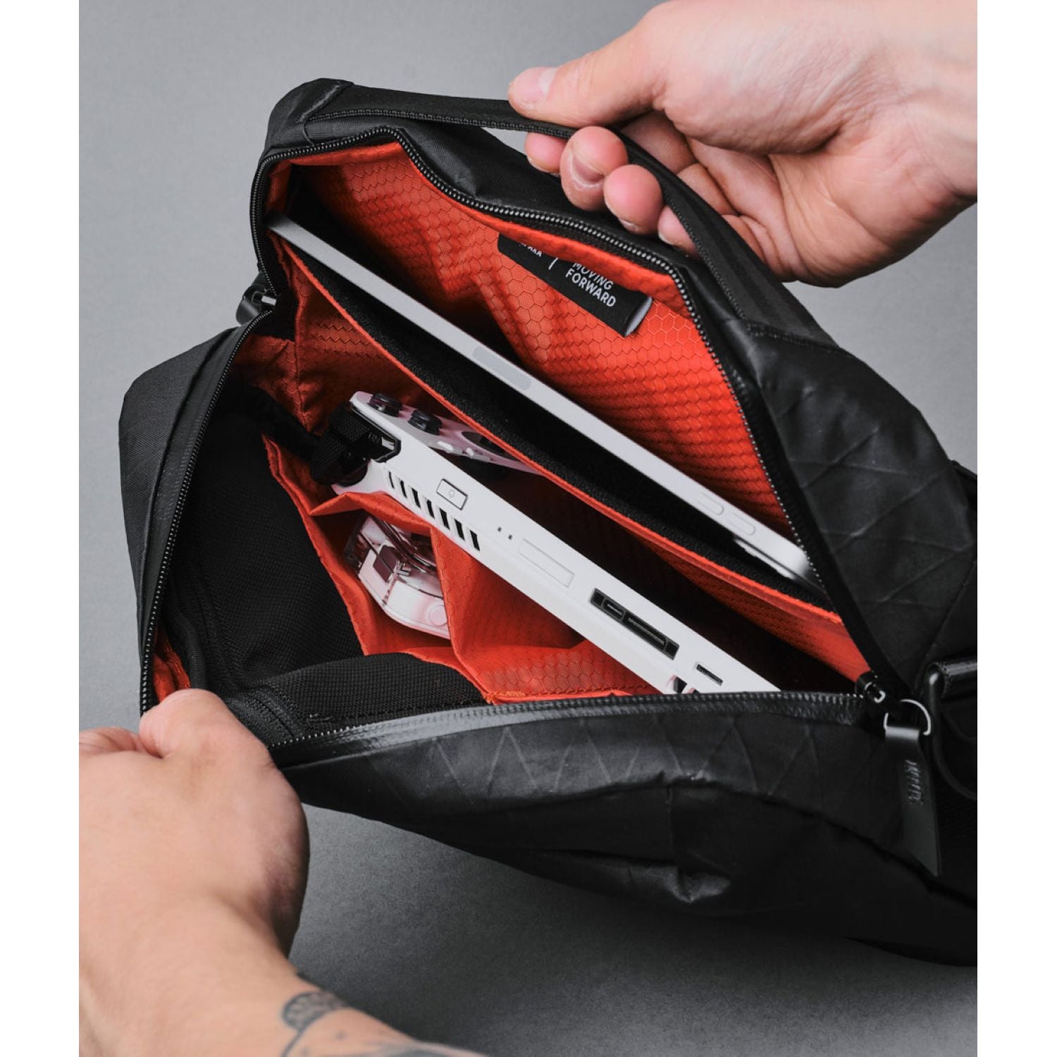 ALPAKA Go Sling X-Pac VX21 (Black)