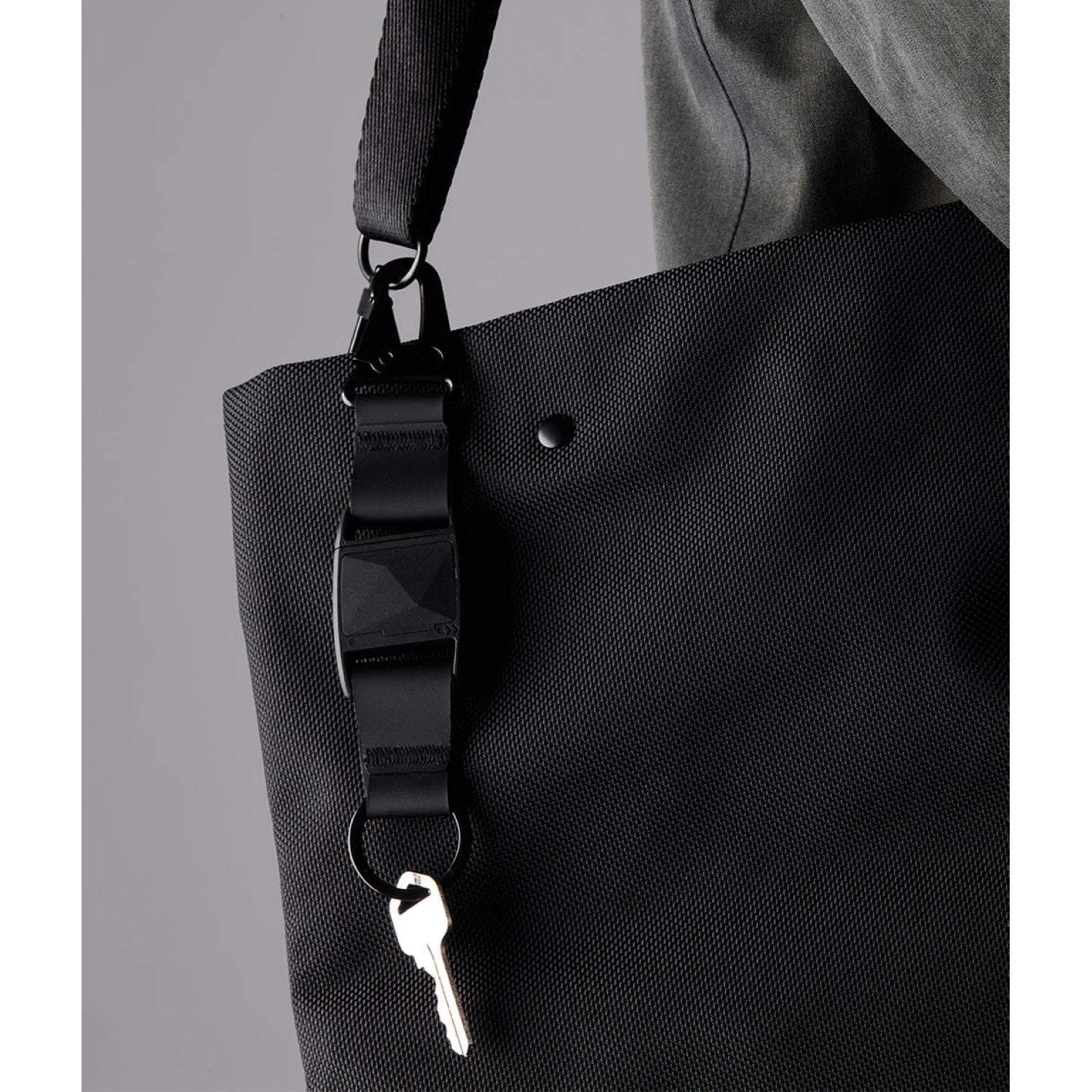 ALPAKA Maglockz Key Chain (Black)