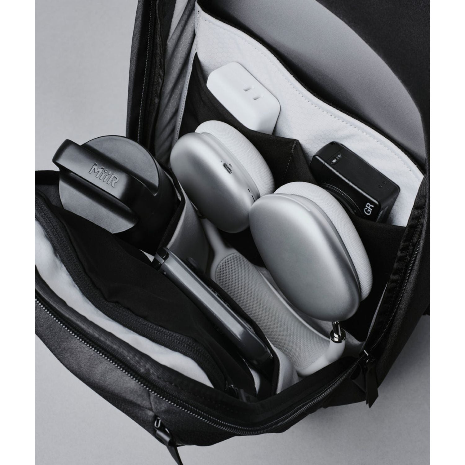 ALPAKA Metro Backpack Axoflux 300D (Black)