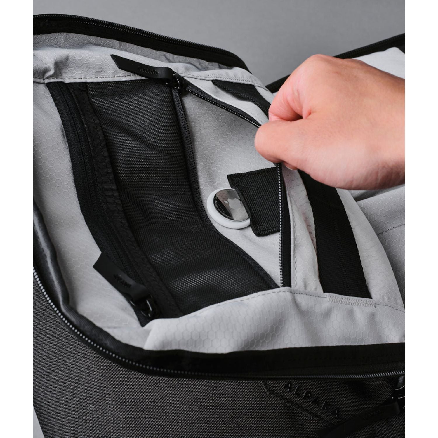 ALPAKA Shift Pack V2 Axoflux 600D (Black)