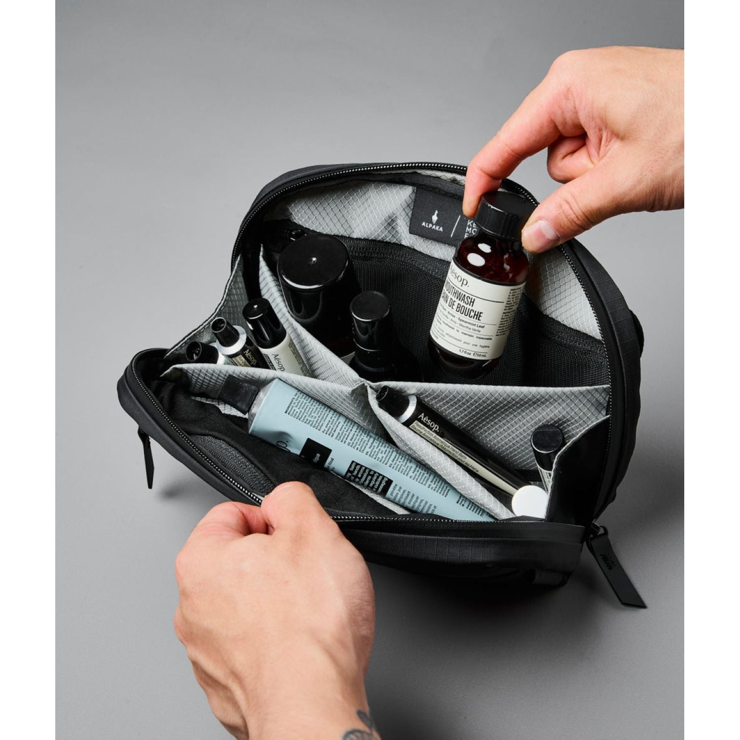 ALPAKA Toiletry Bag (Black)