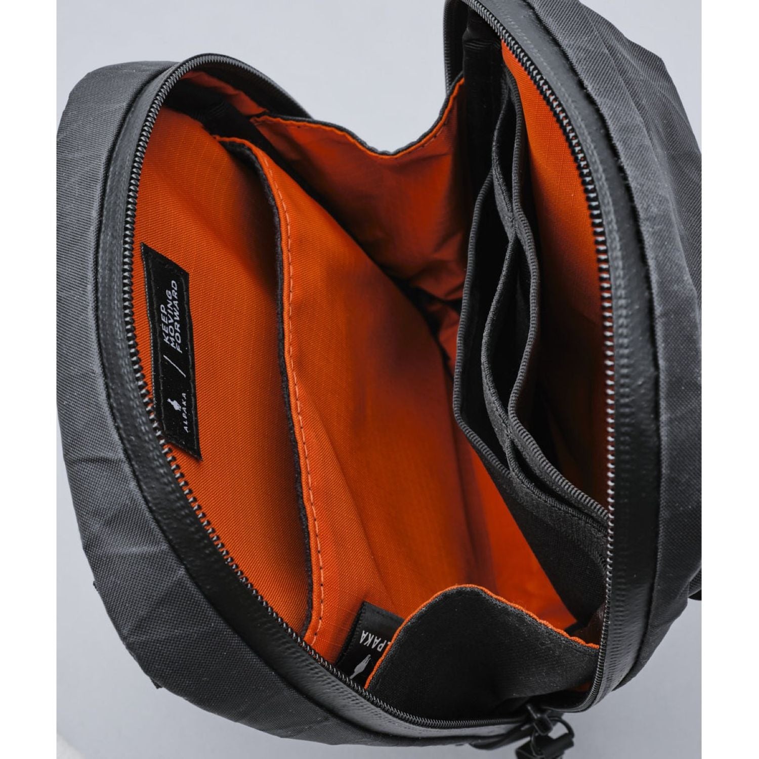 ALPAKA Vertical Sling X-Pac VX21 (Black)