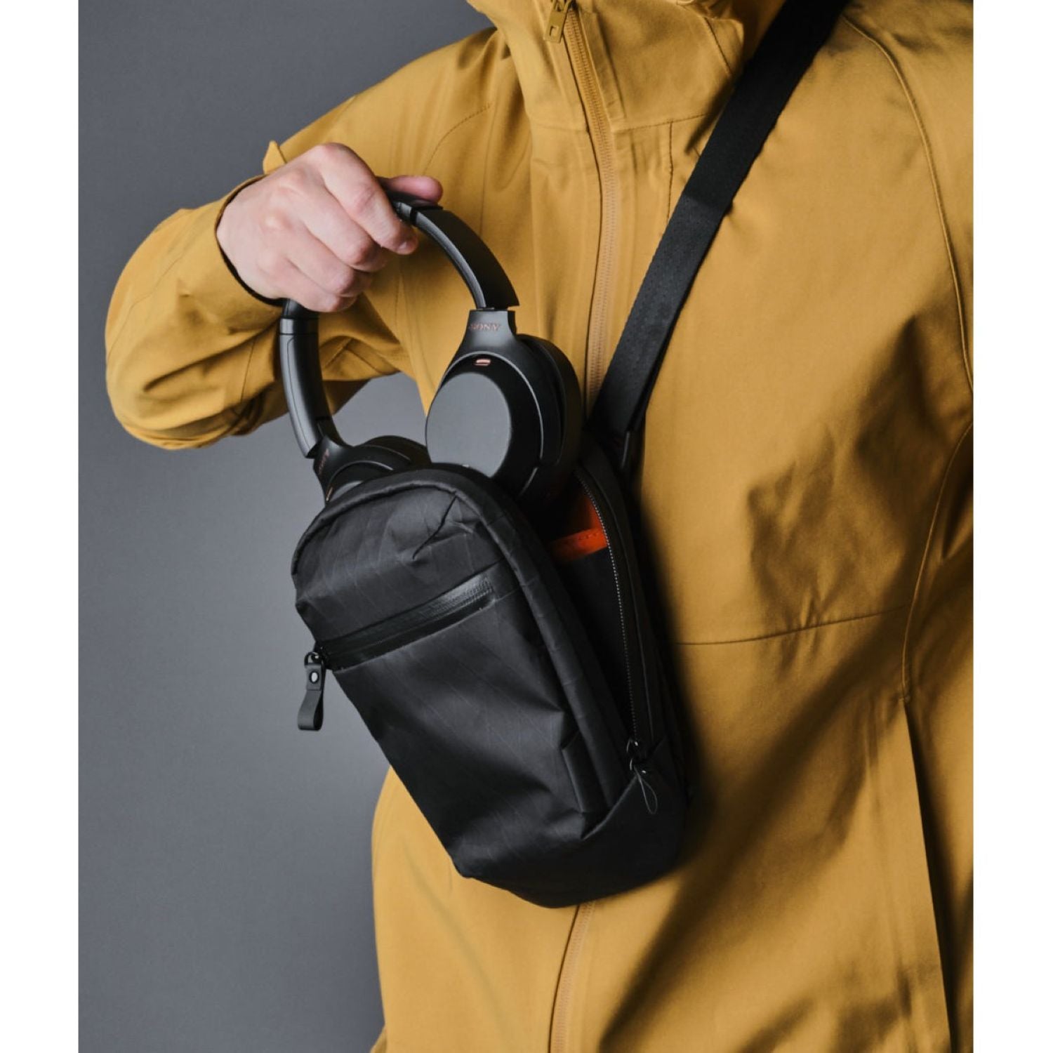 ALPAKA Vertical Sling X-Pac VX21 (Black)