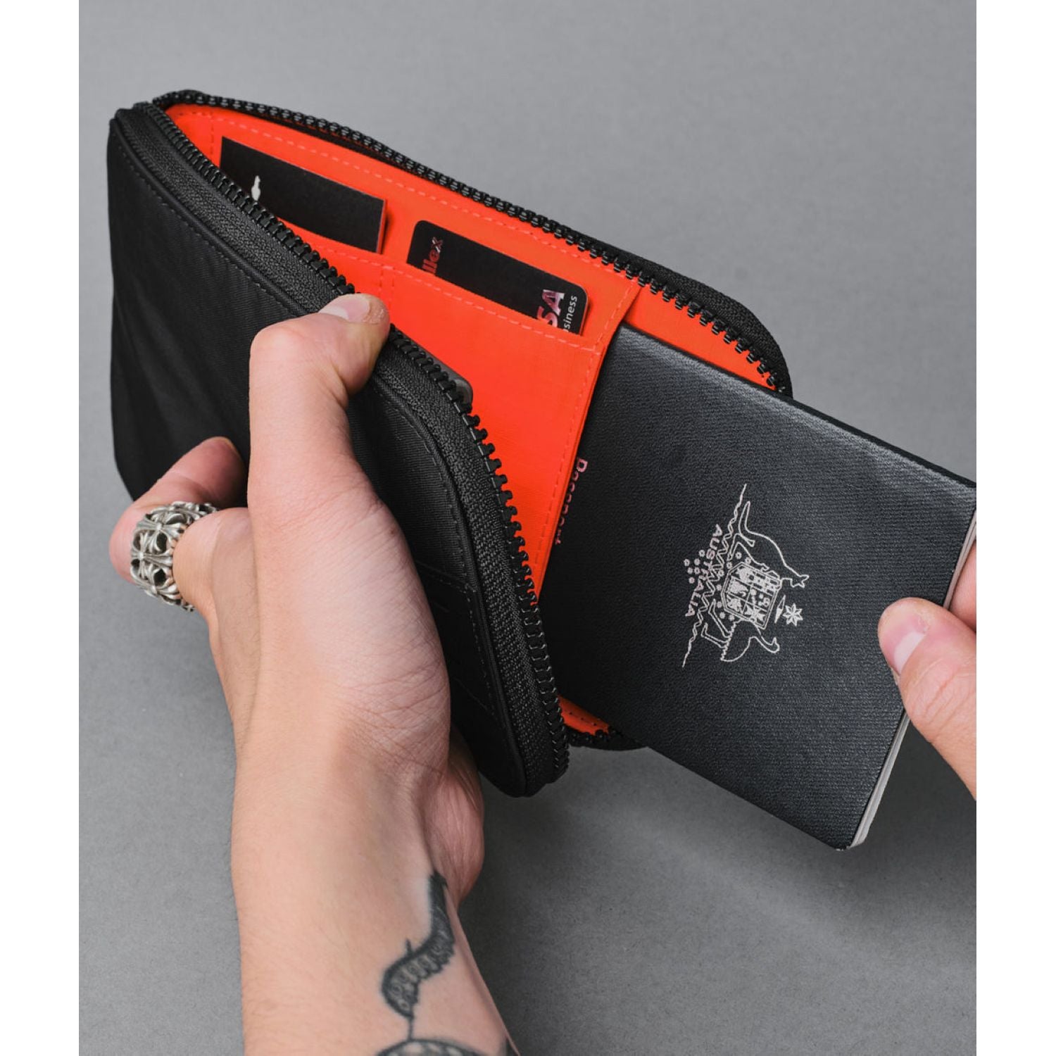 ALPAKA Zip Travel Wallet 210D (Black)