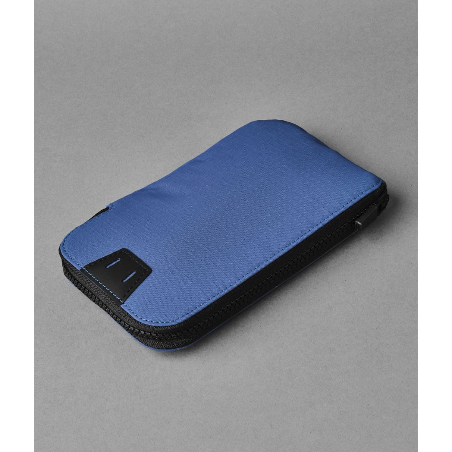 ALPAKA Zip Travel Wallet Axoflux 210D (Blue)