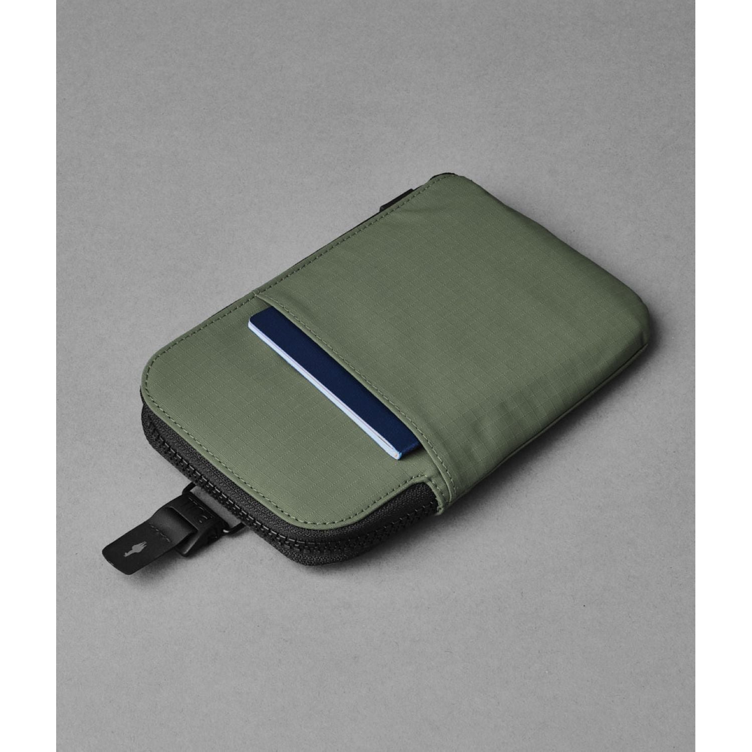 ALPAKA Zip Travel Wallet Axoflux 210D (Green)