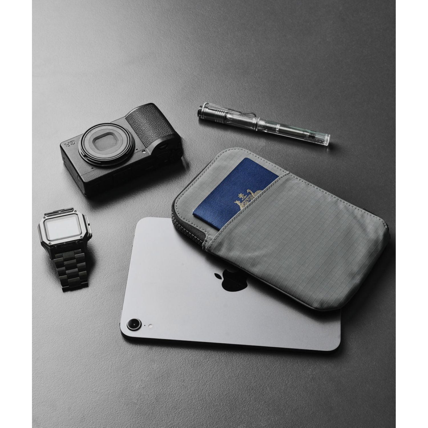 ALPAKA Zip Travel Wallet Axoflux 210D (Grey)