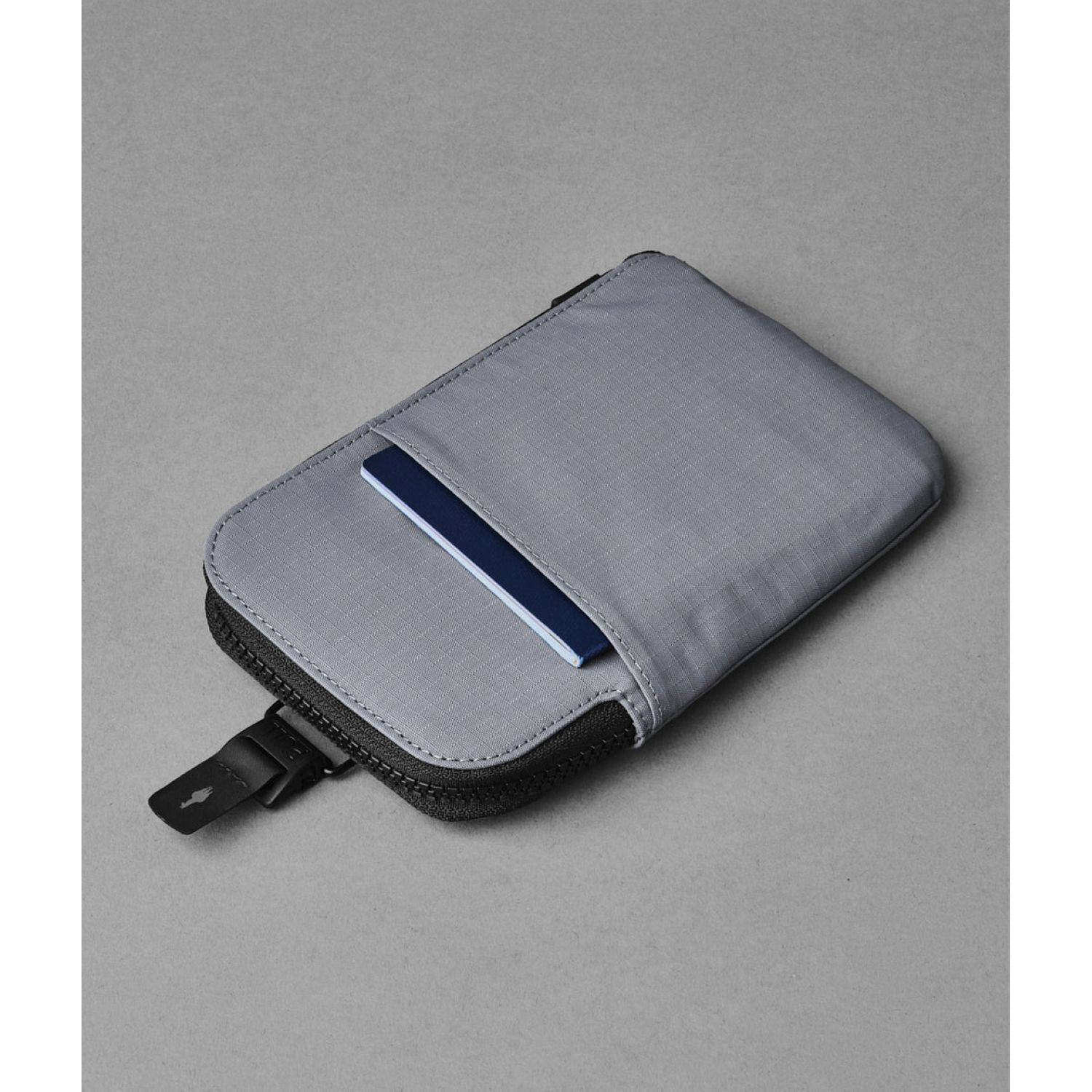 ALPAKA Zip Travel Wallet Axoflux 210D (Grey)