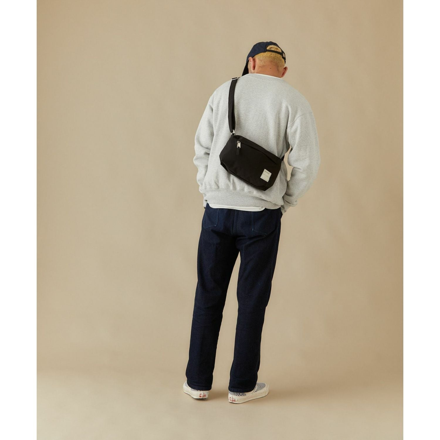 Anello Circle Mini Shoulder Bag (Black)