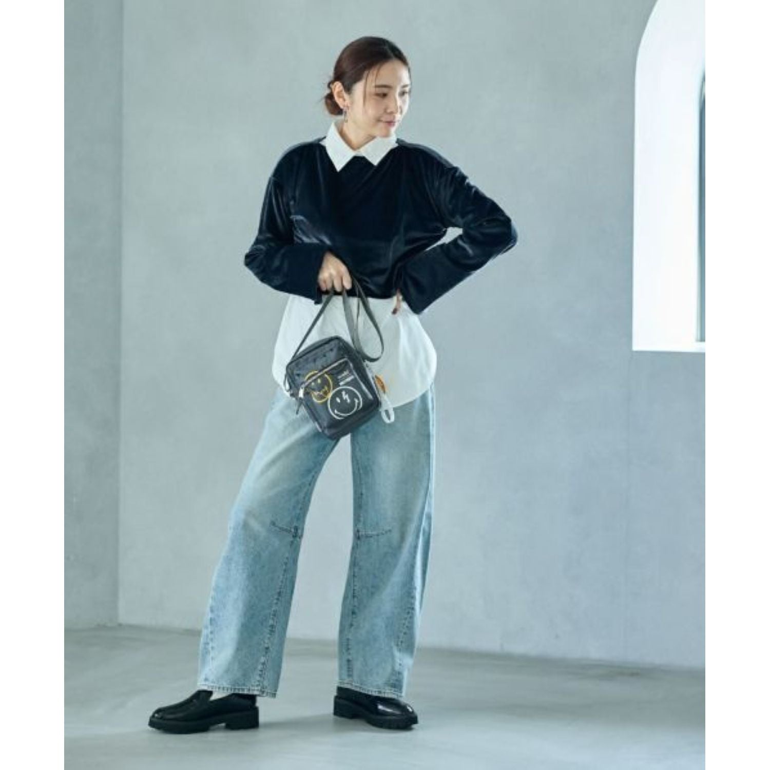 Anello SmileyWorld Charm Mini Shoulder Bag (Ivory)