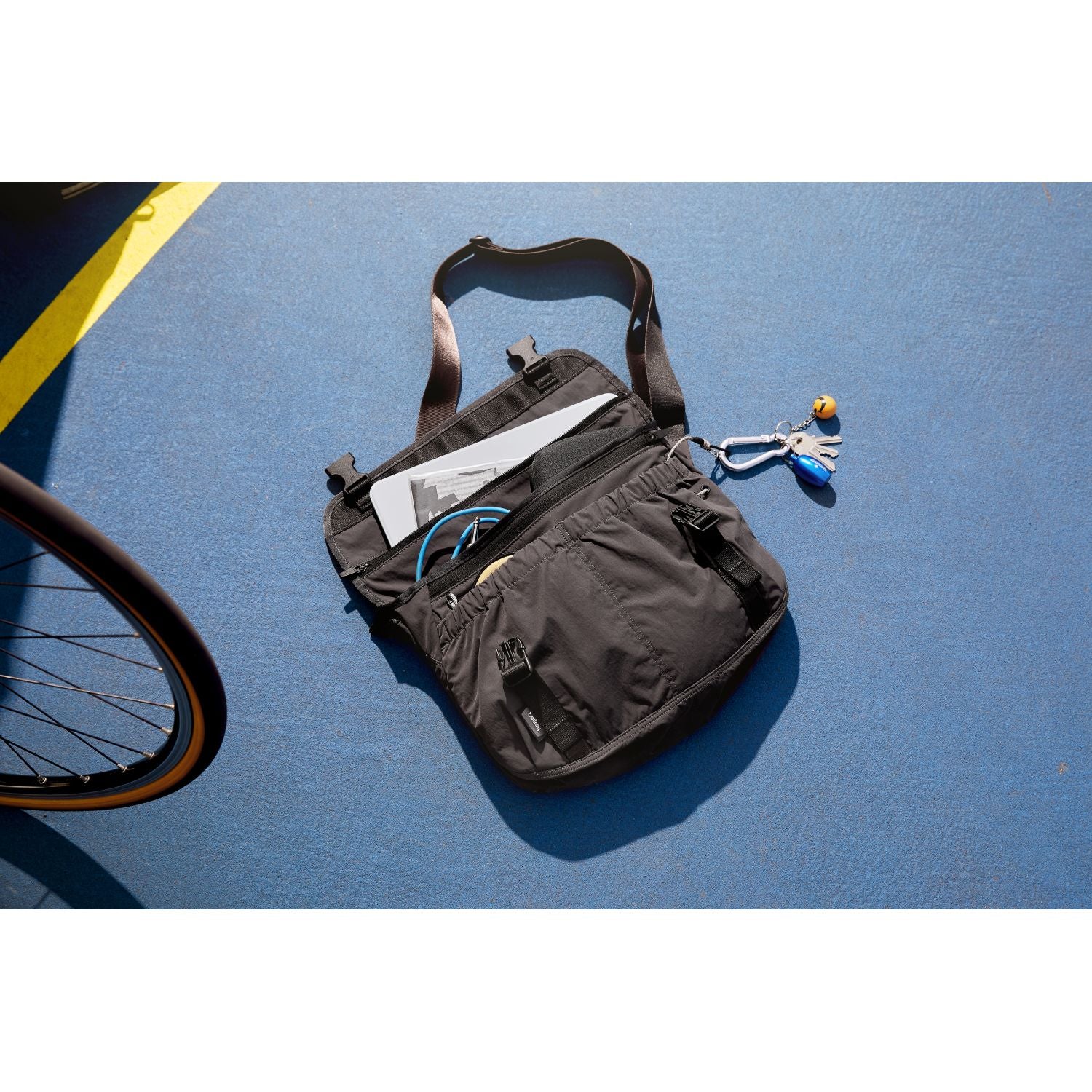 Bellroy Cinch Messenger Bag - Sand Dune