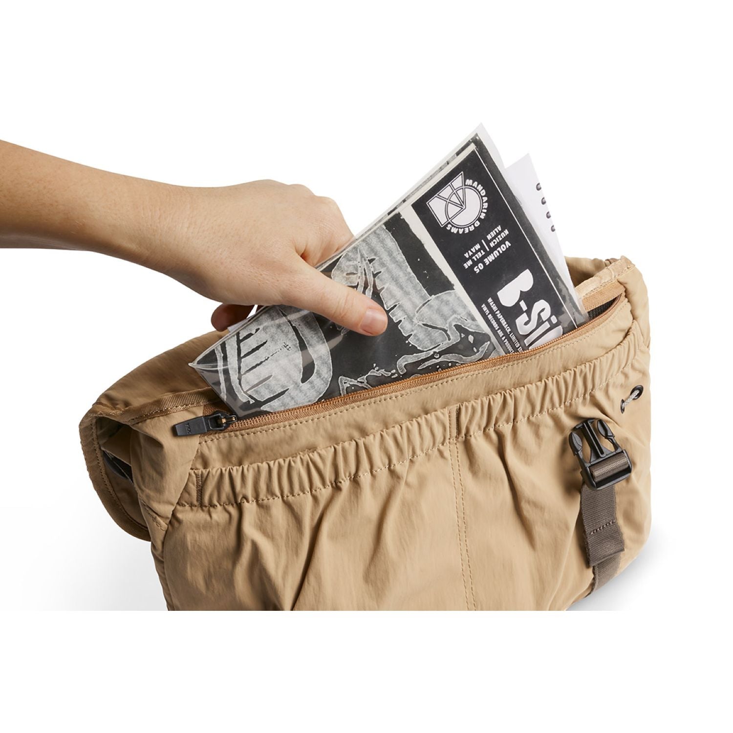 Bellroy Cinch Messenger Bag - Sand Dune