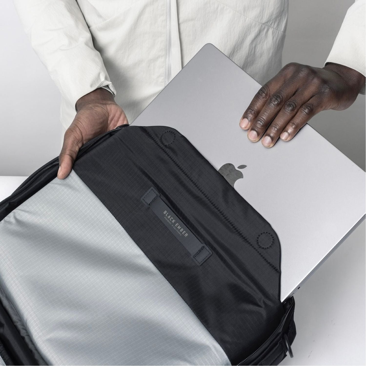 Black Ember Forge SB 16 Laptop Shoulder Bag 20L - Jet Black