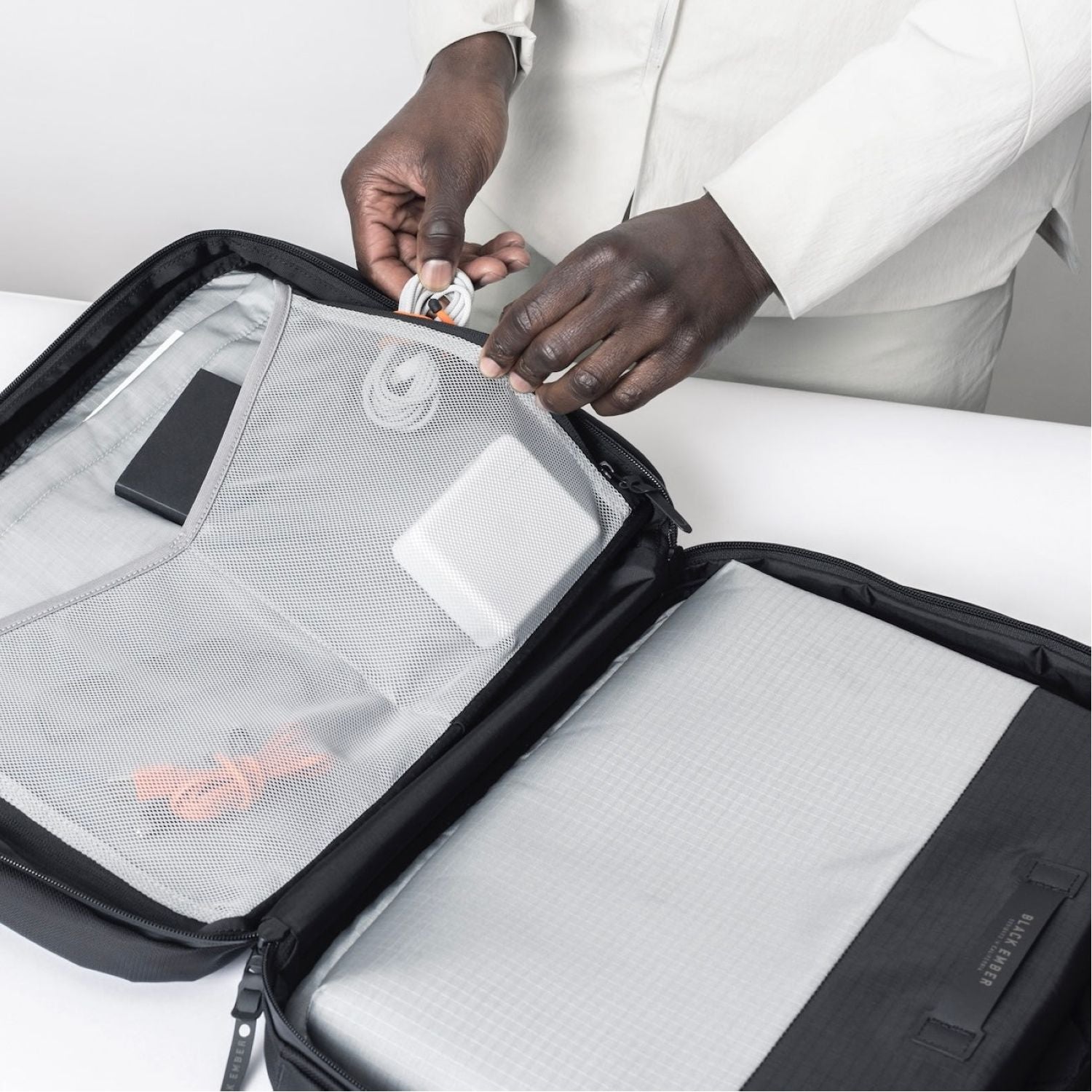 Black Ember Forge SB 16 Laptop Shoulder Bag 20L - Jet Black