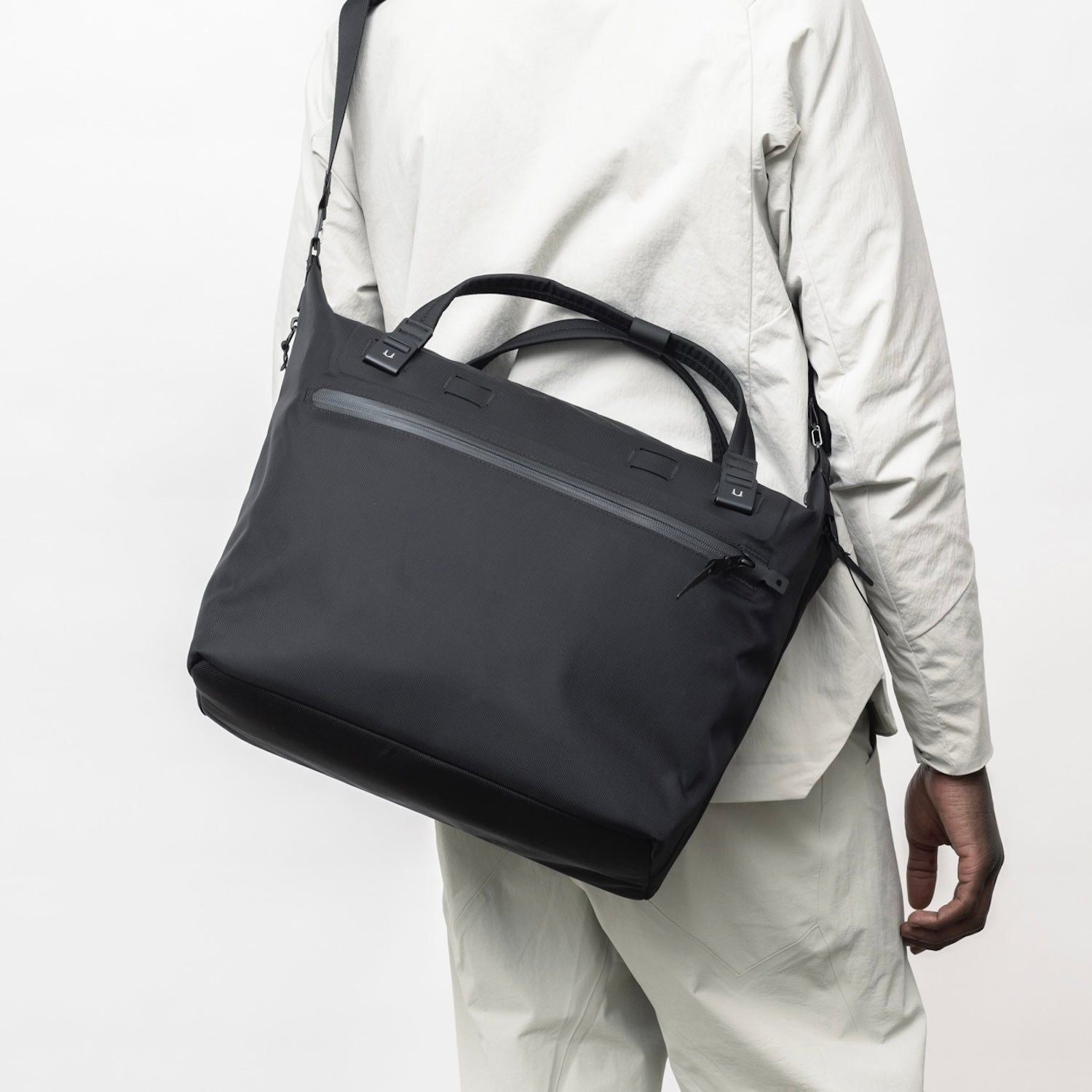 Black Ember WPT 14 Laptop Shoulder Tote 20L - Jet Black