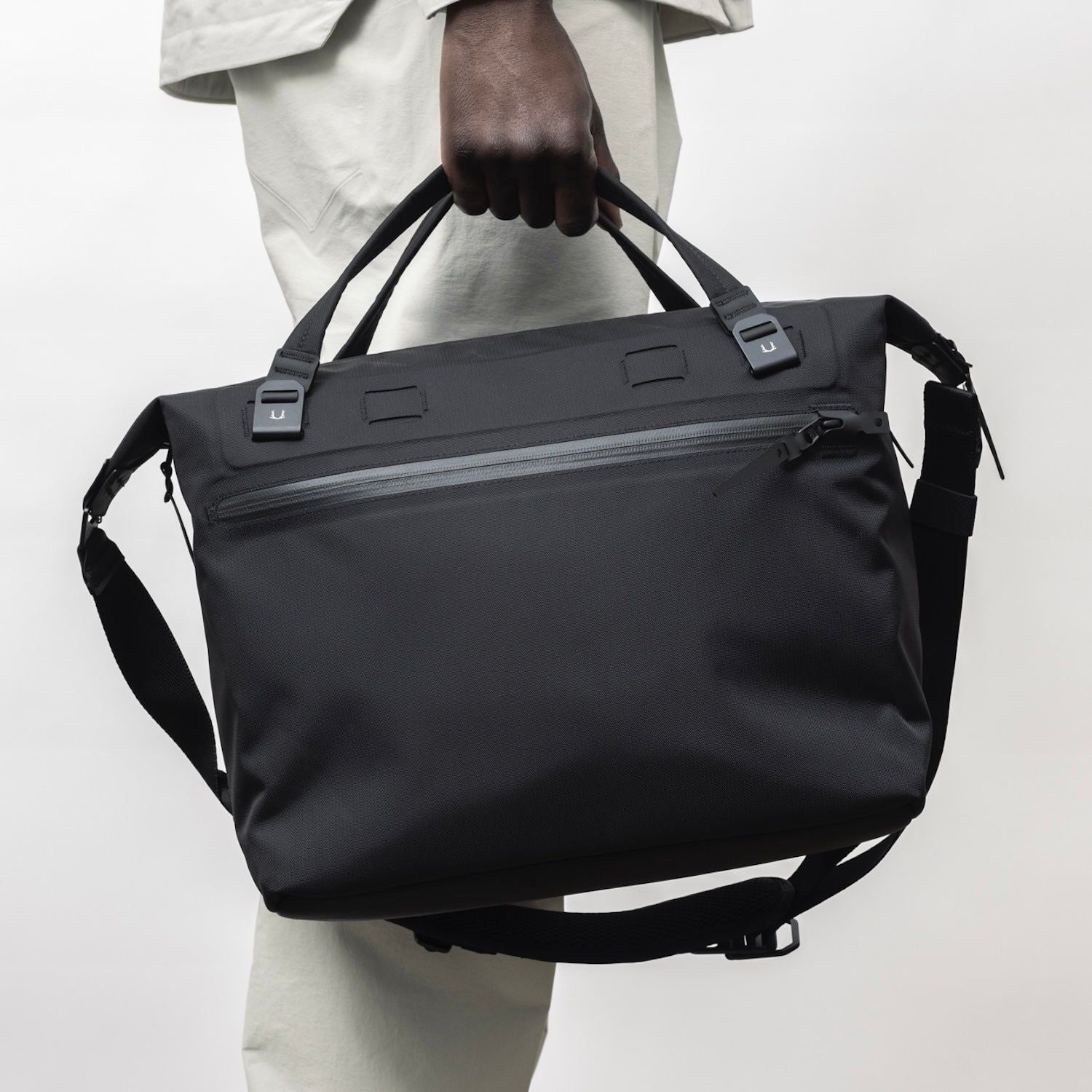 Black Ember WPT 14 Laptop Shoulder Tote 20L - Jet Black