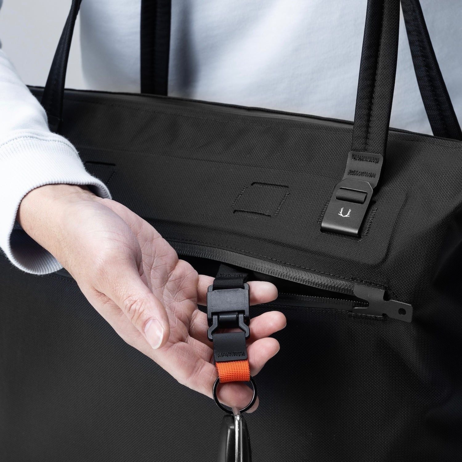 Black Ember WPT 14 Laptop Shoulder Tote 20L - Jet Black