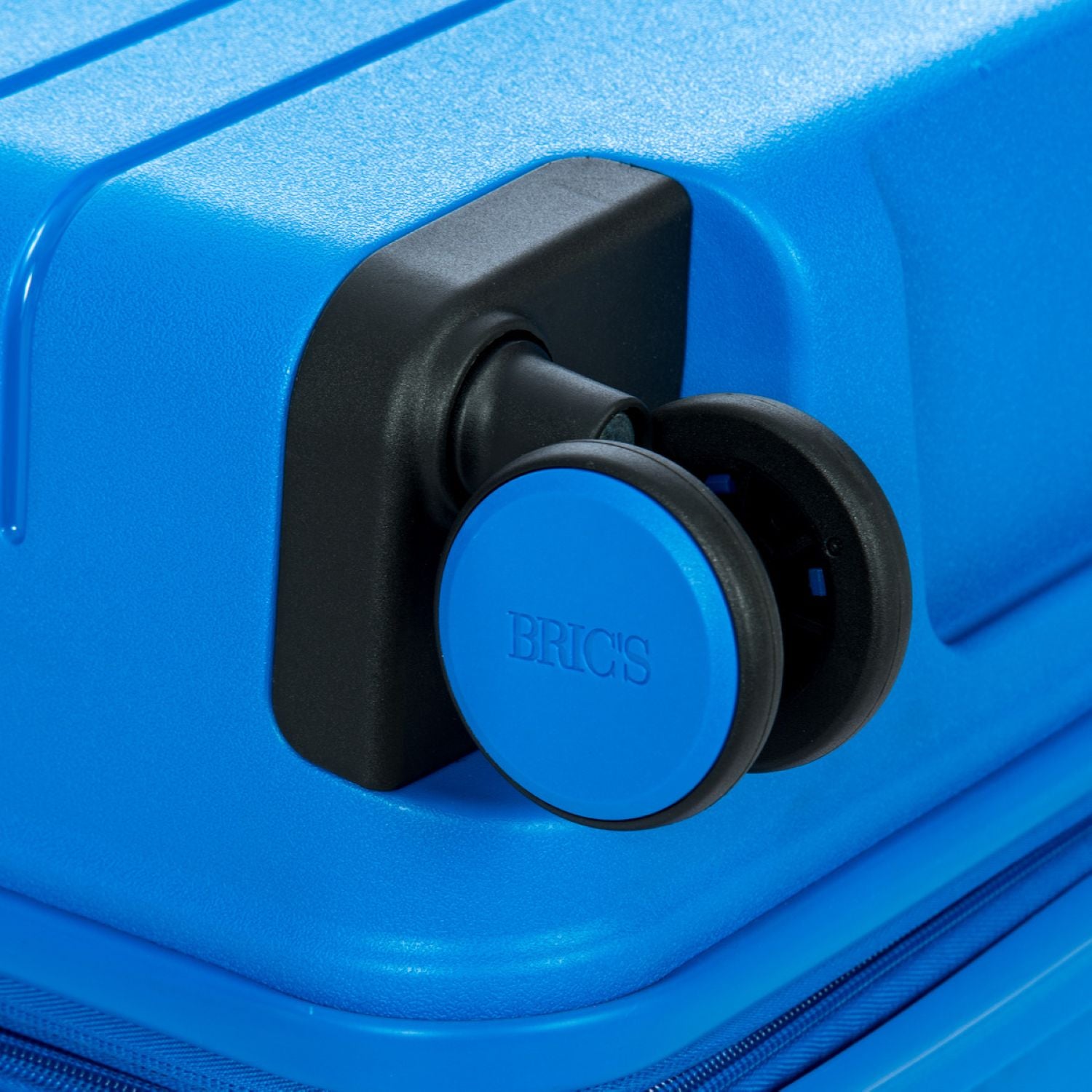 BRIC'S Ulisse 28" Expandable Medium Luggage Spinner (Electric Blue)