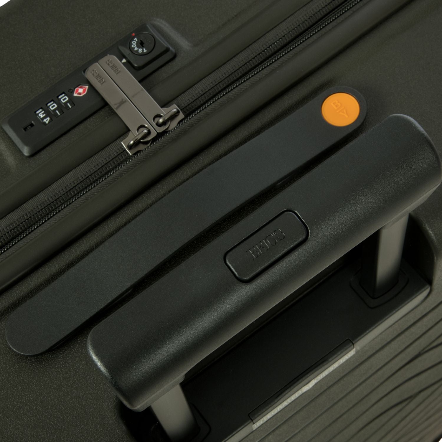 BRIC'S Ulisse 28" Expandable Medium Luggage Spinner (Olive)