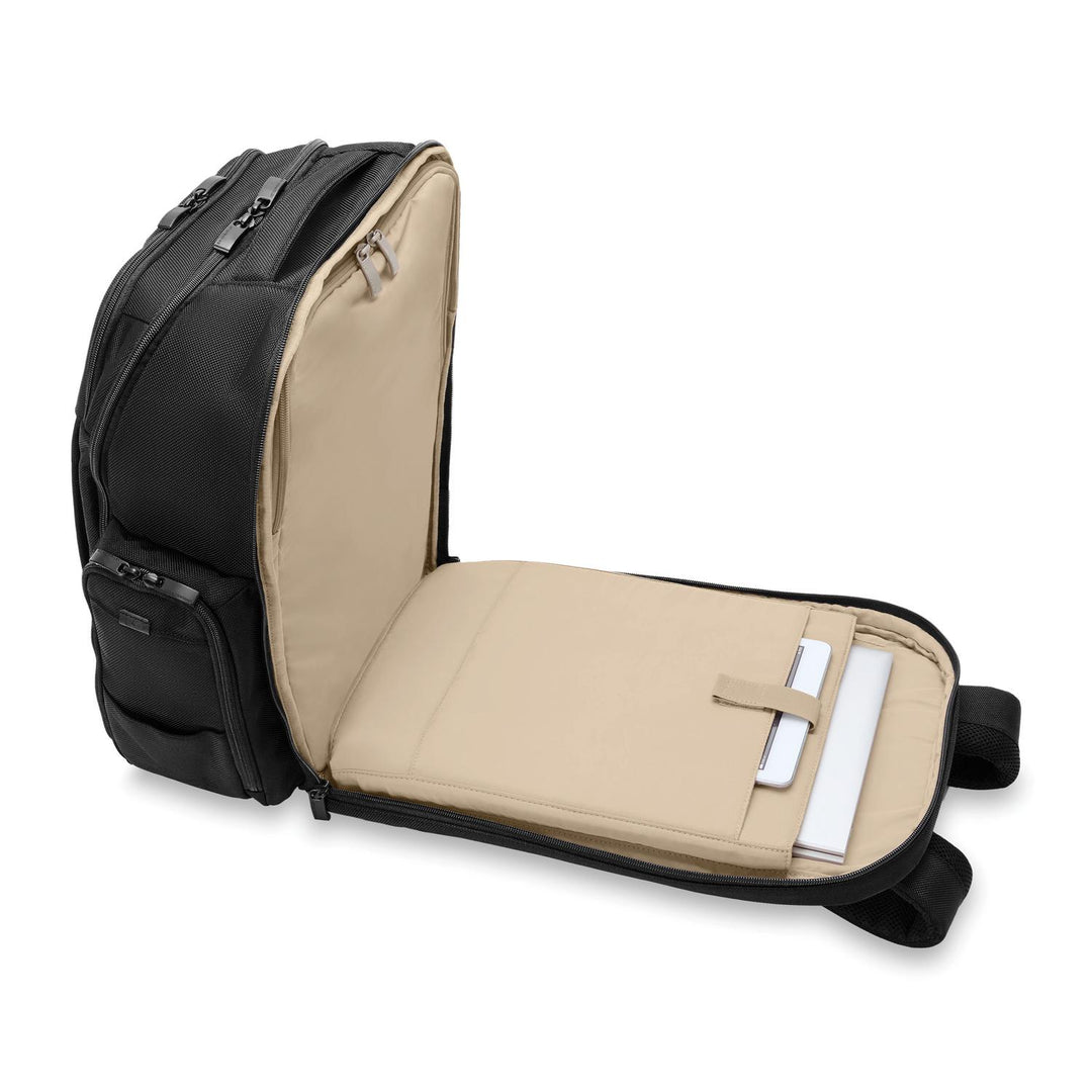 Briggs & Riley Baseline Traveler Backpack (Black)
