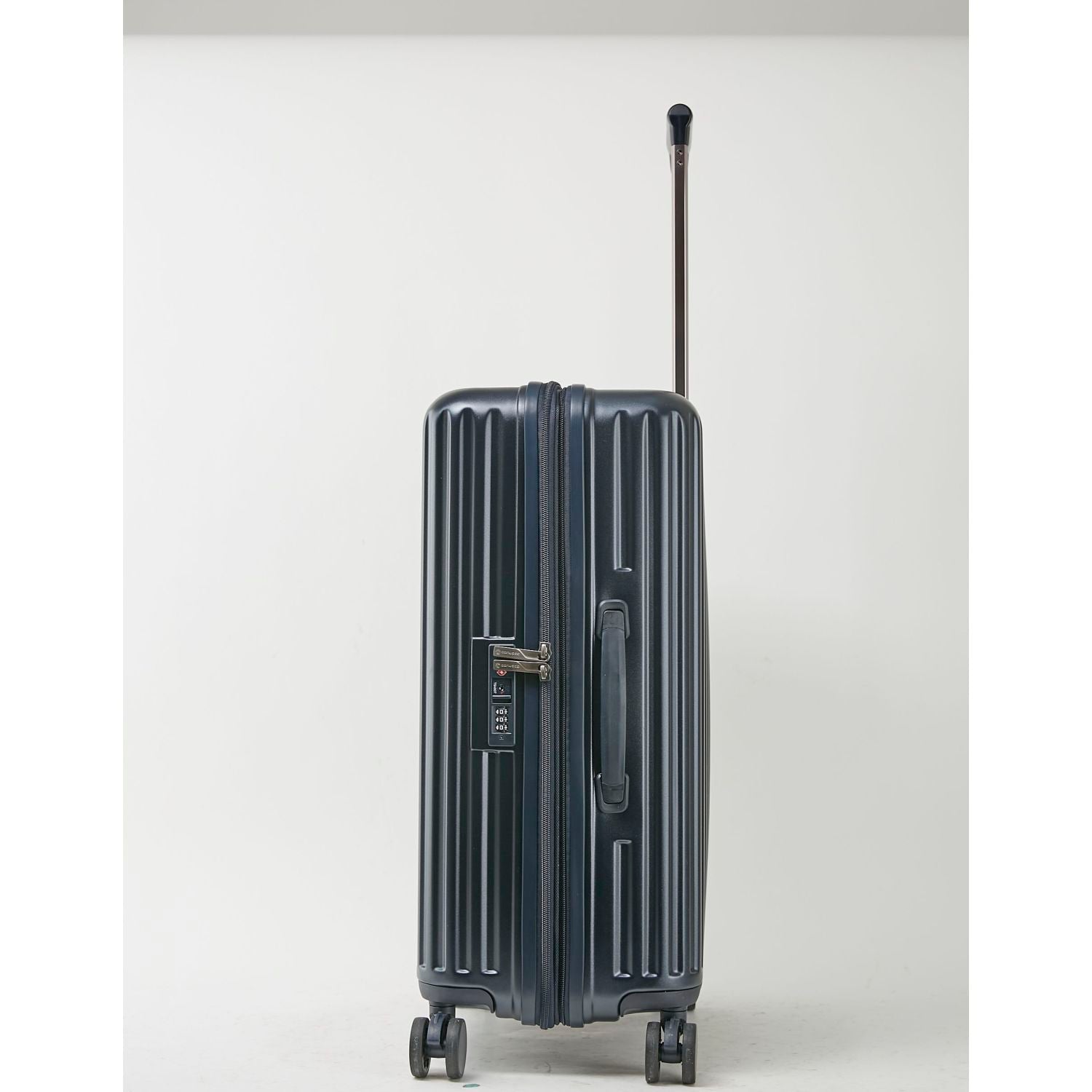 Conwood Pioneer Polycarbonate 24" Expandable Upright Luggage - Navy