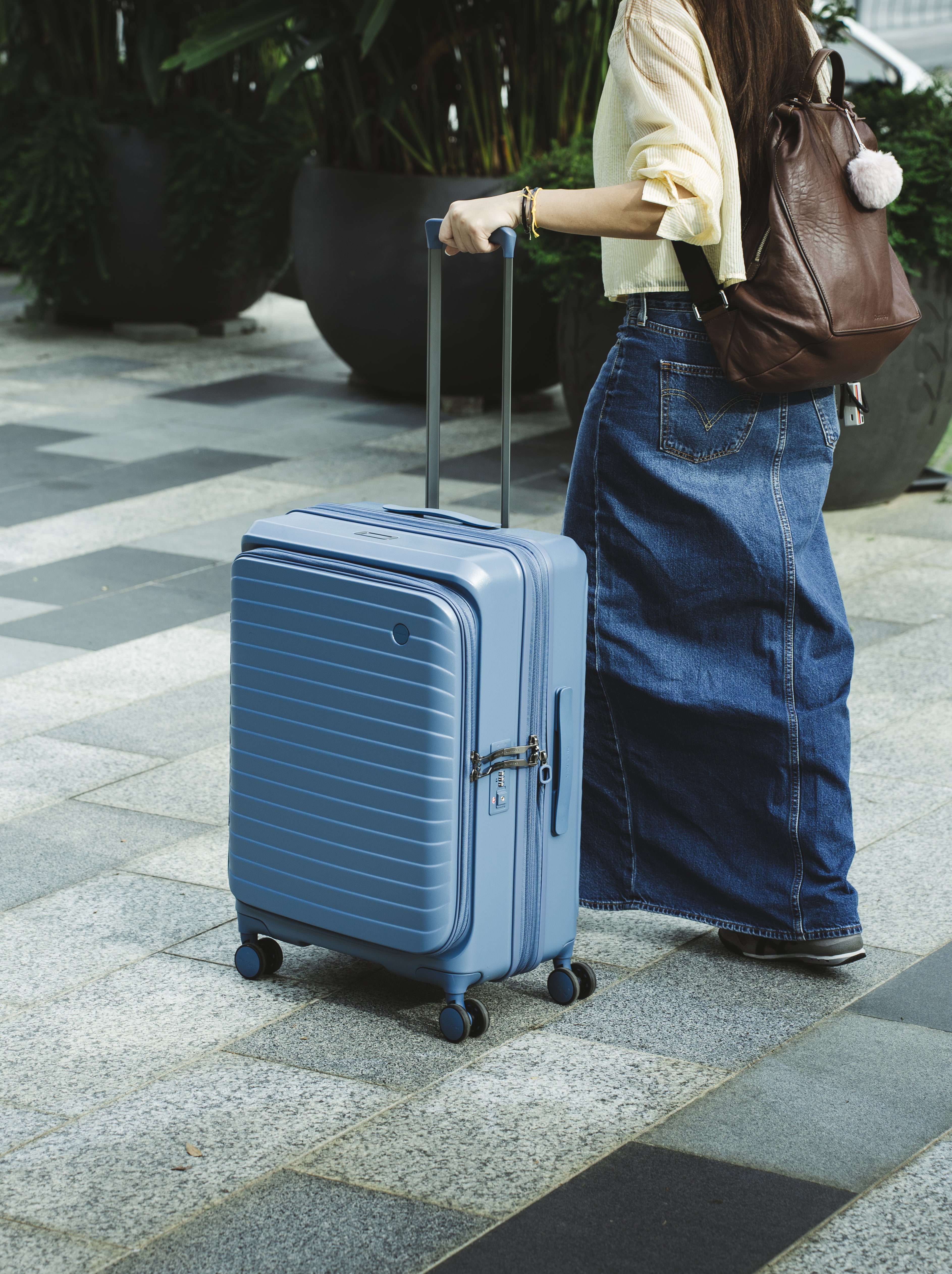 CROSSING INVI 30" Large Expandable Luggage With Front & Middle Access V3 - Squash