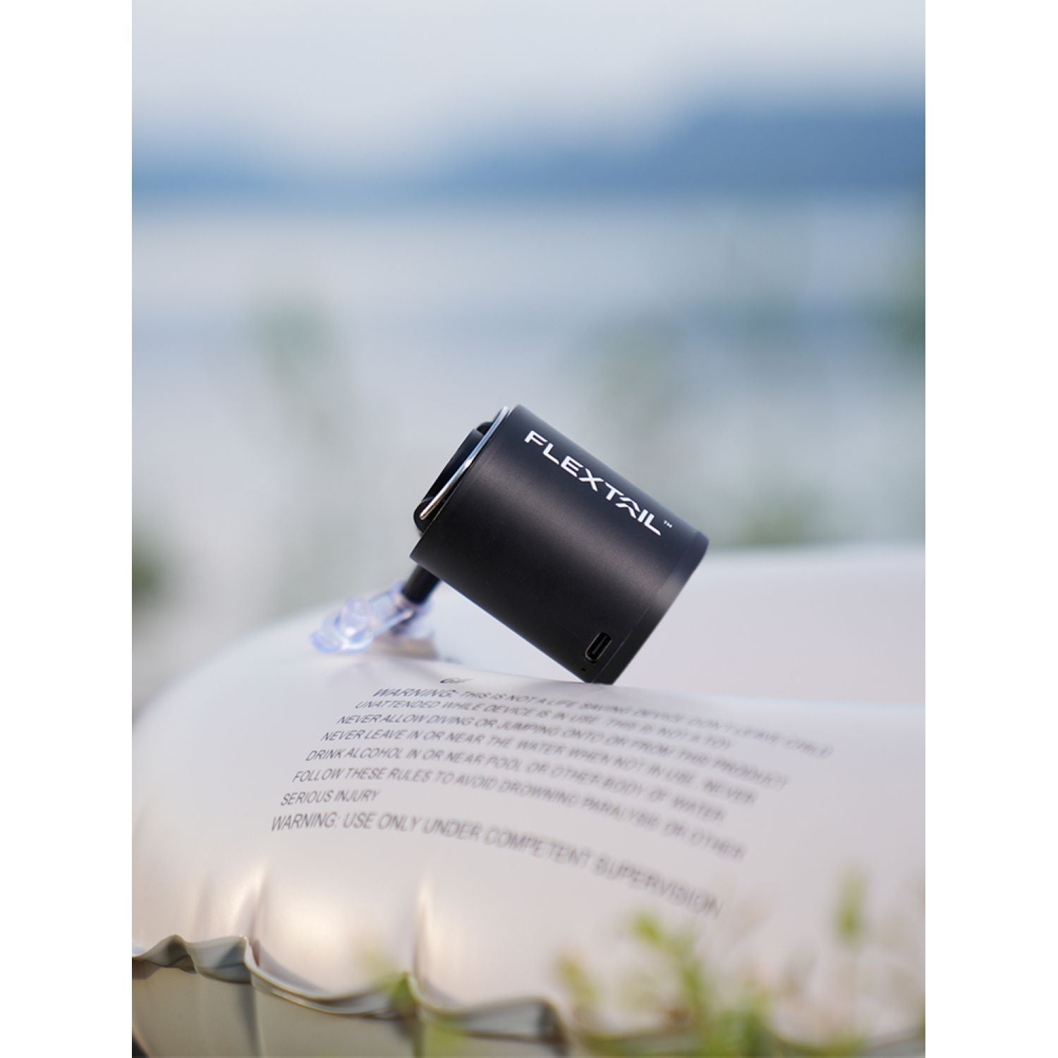 Flextail Tiny Portable Travel Vacuum Pump 2024 - White