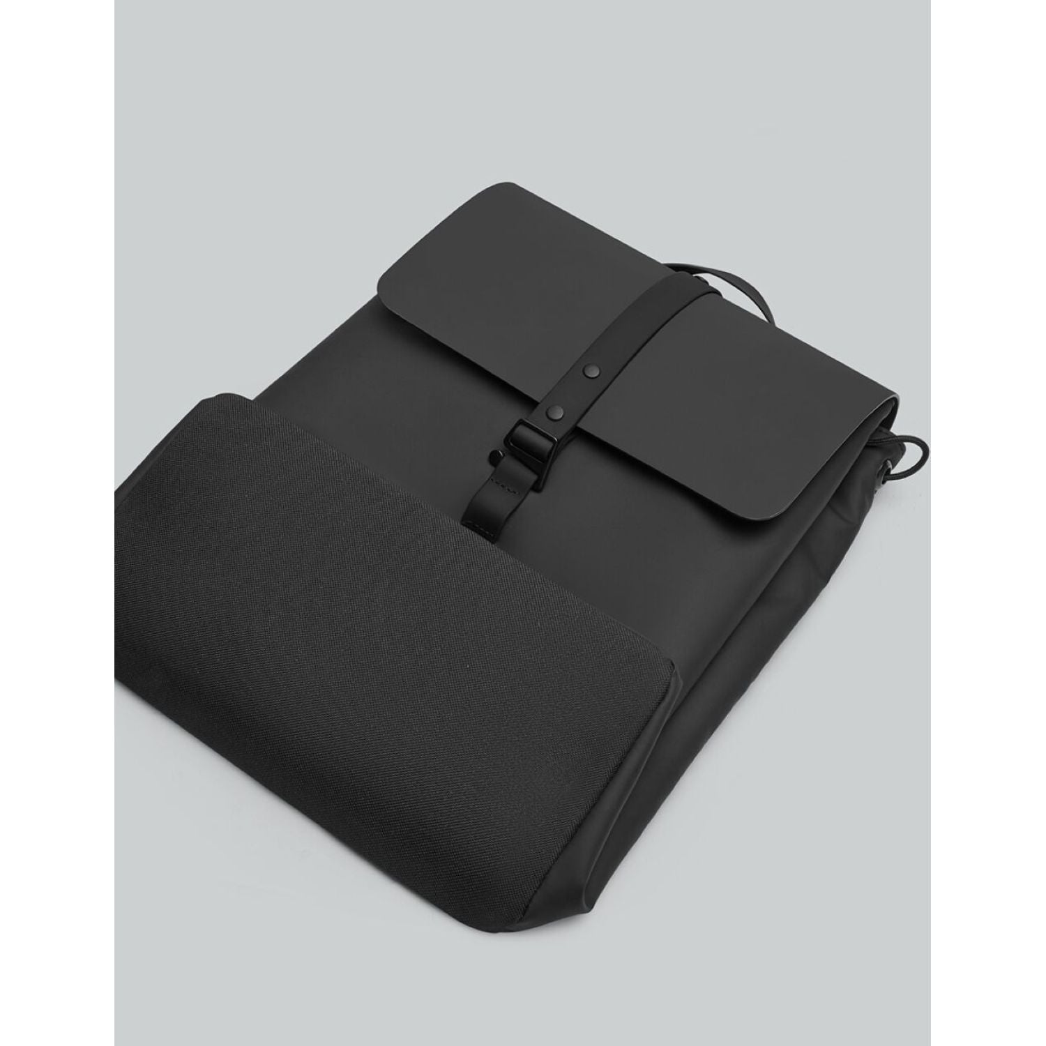 Gaston Luga Dash Bucket Backpack - Black