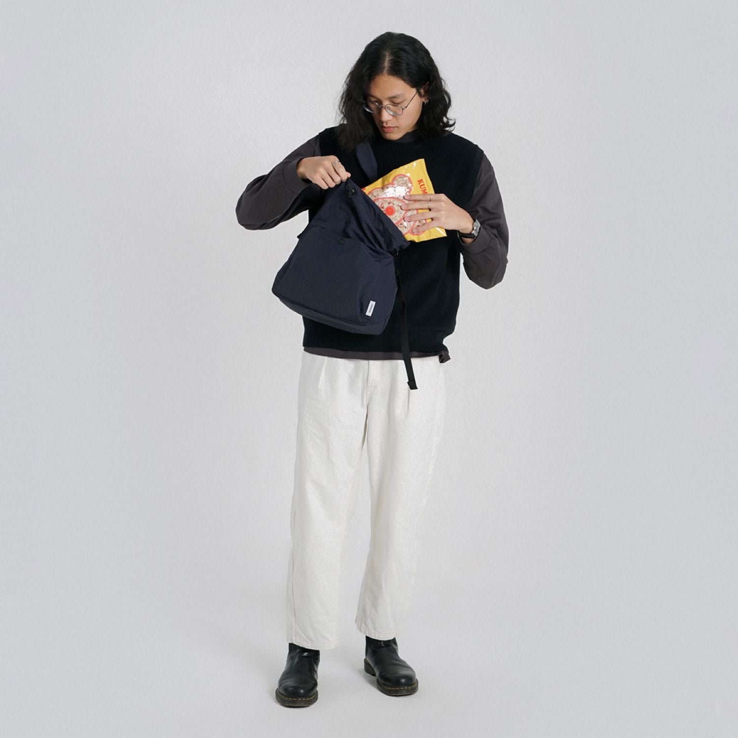 Hellolulu Nick 2 Way Drawstring Shoulder Bag (Prussian Blue)