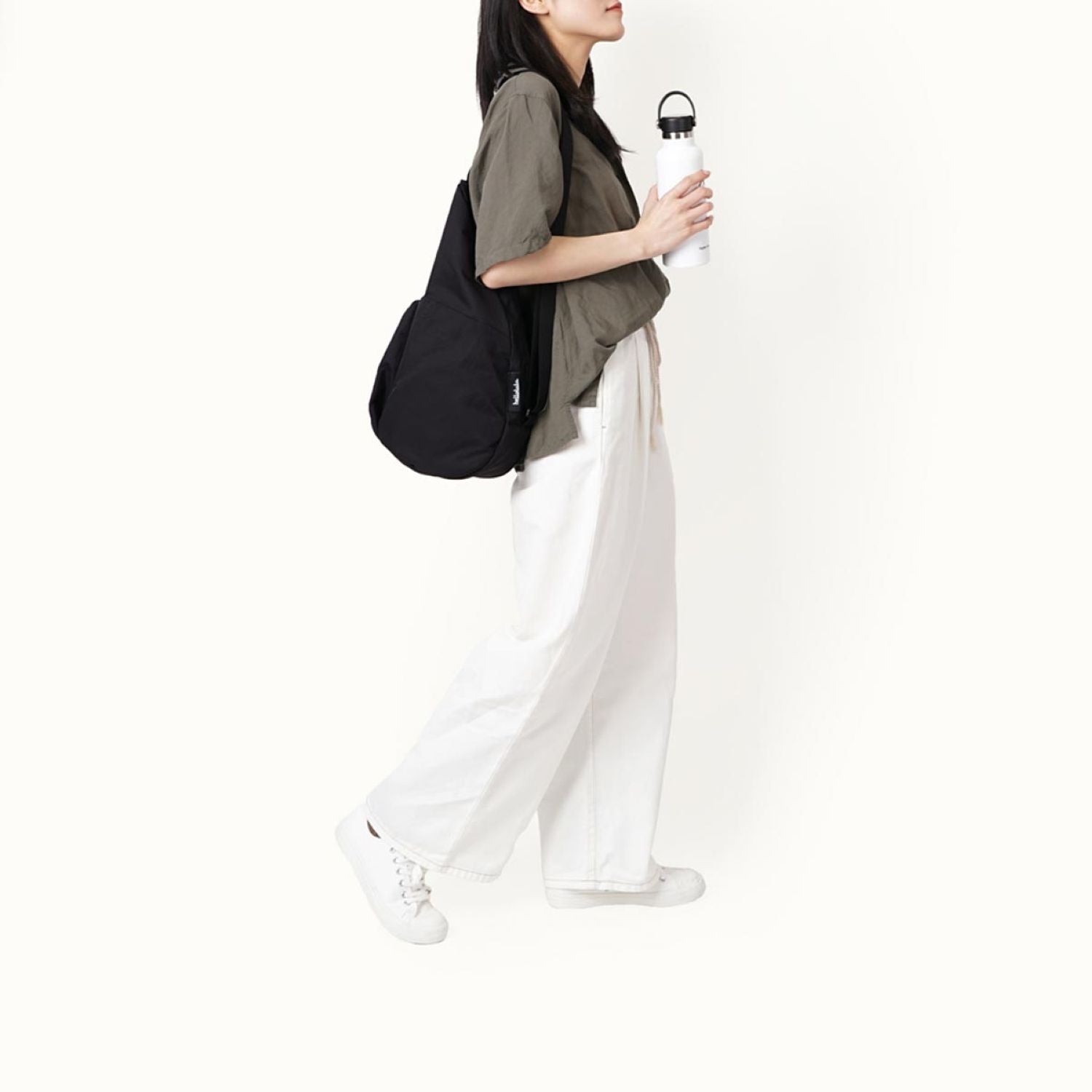 Hellolulu Remi Anywhere Sling Bag (Black Onyx)