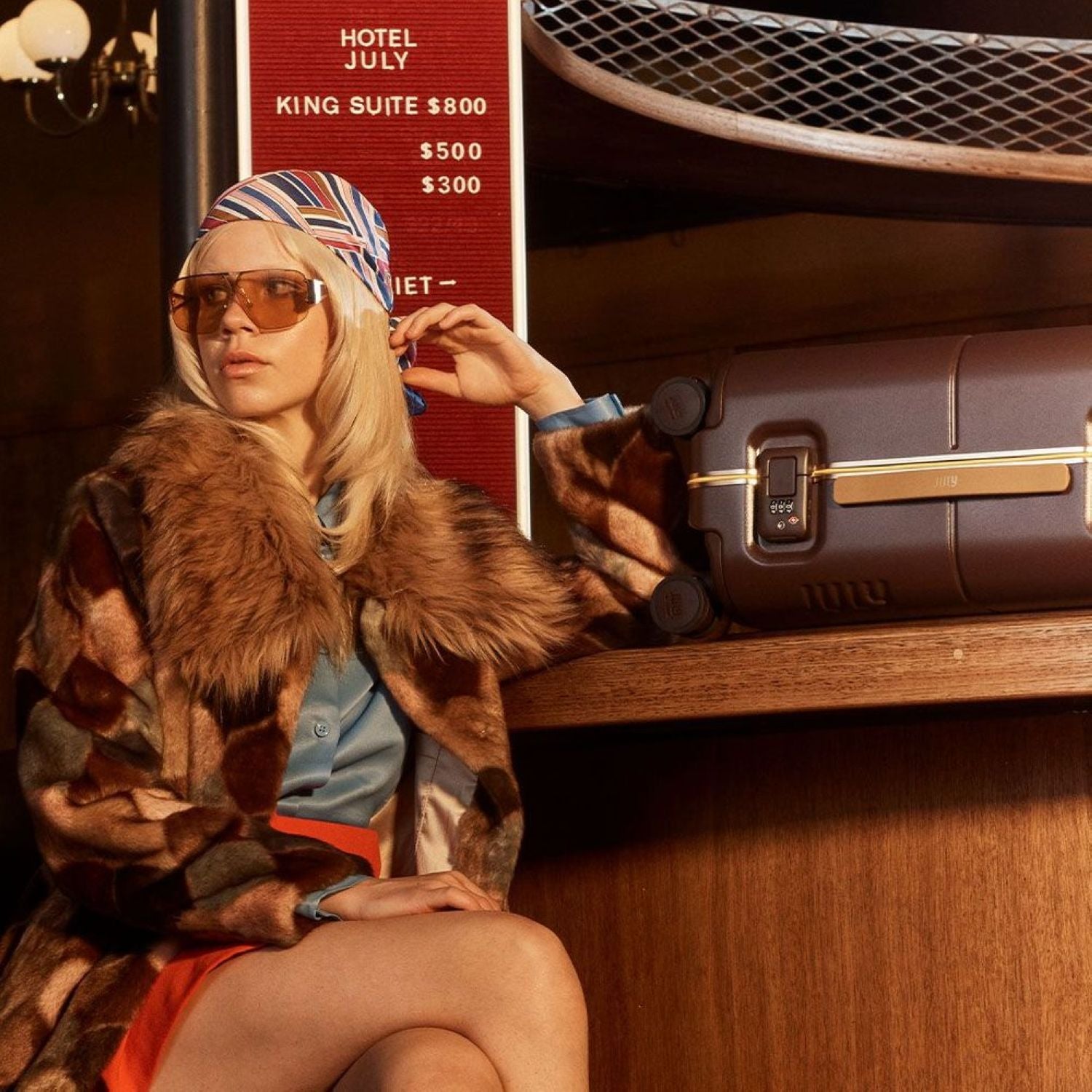 July Carry On Trunk Polycarbonate 21" Luggage With Fast Charge Usb-C Cable - Moss