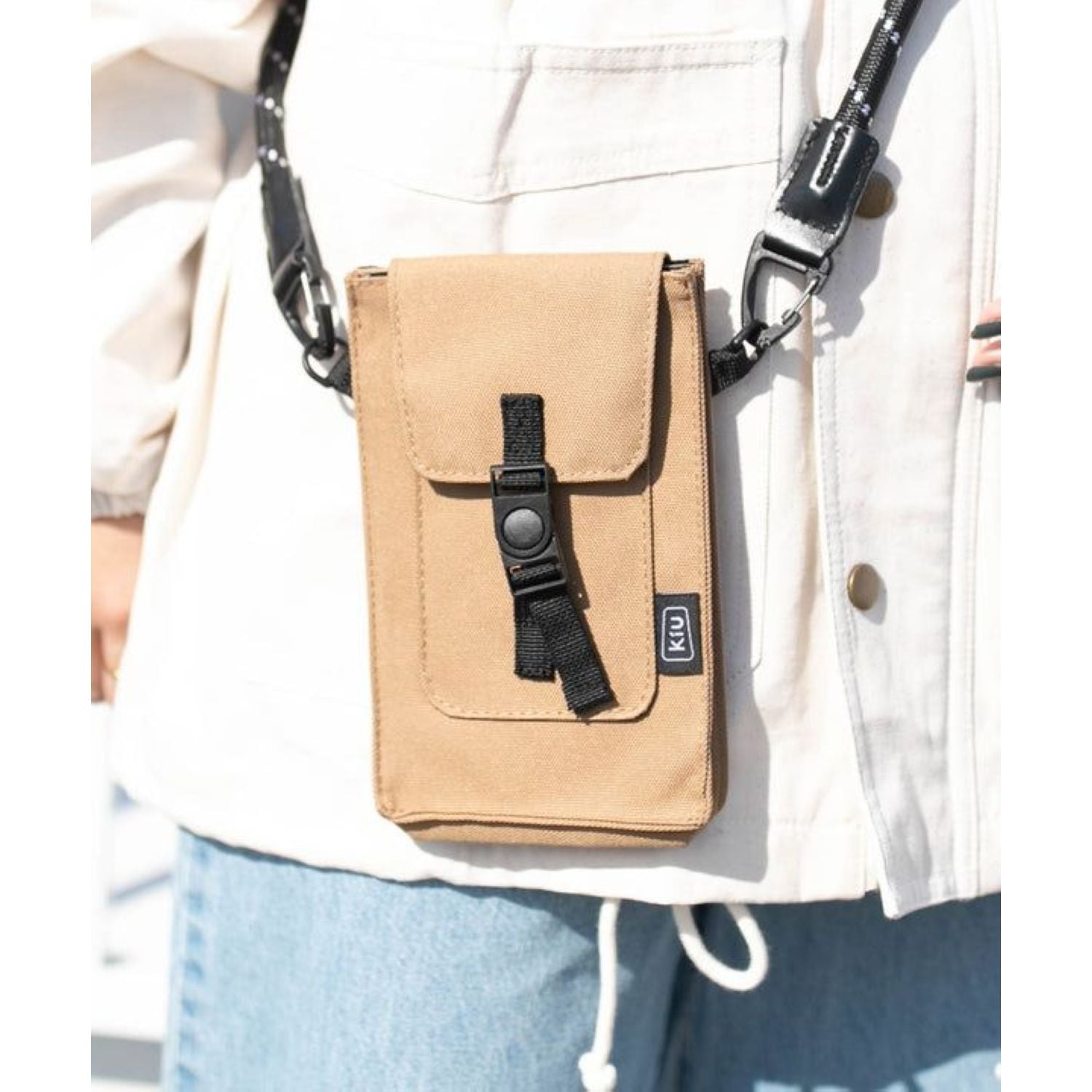 KiU Water Repellent 600D Phone Pouch (Camel)