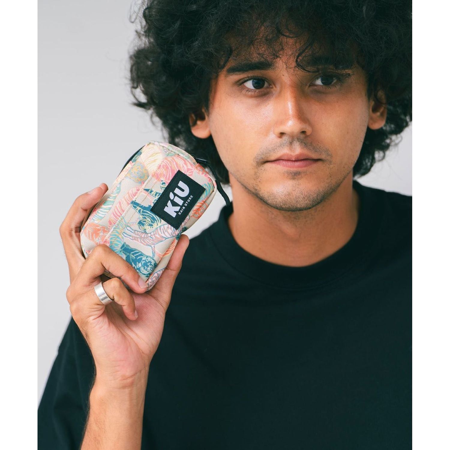 KiU Water Repellent Pouch Medium (Sanctuary)